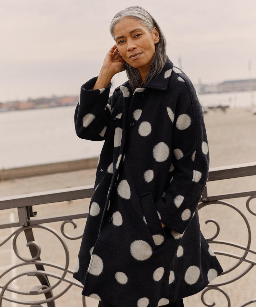 Tunila Uldfrakke, Black