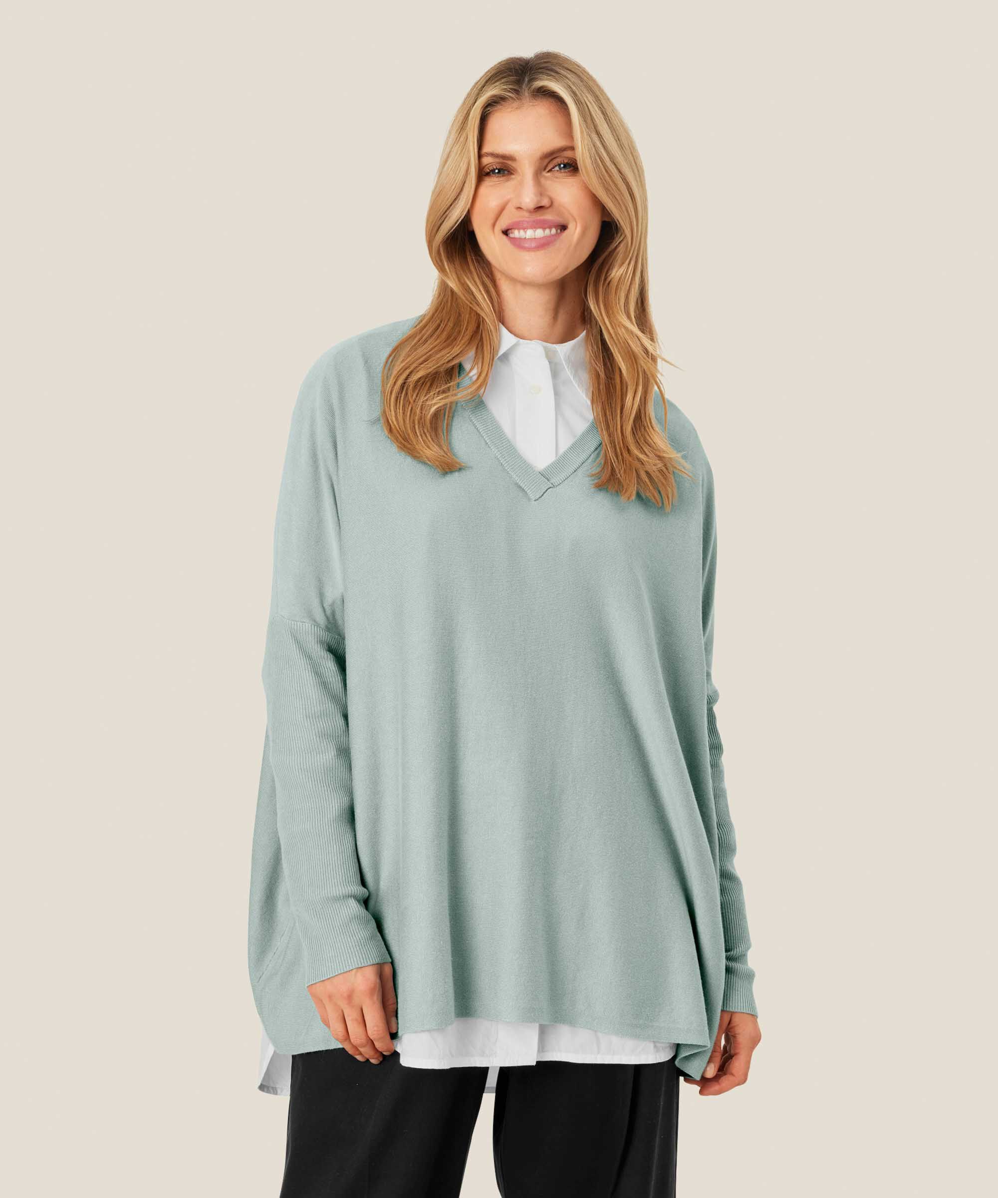 Fronia Top, Ether