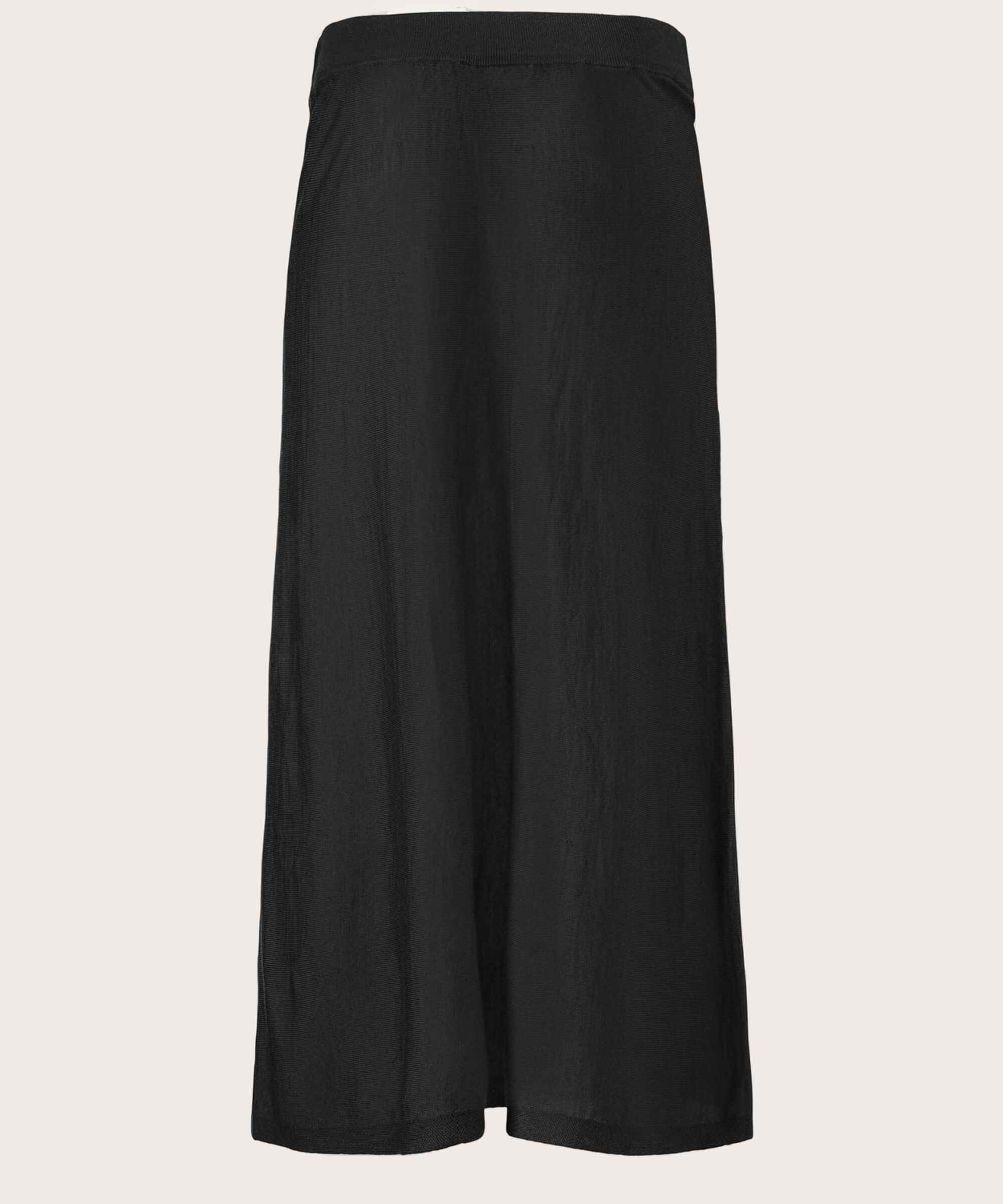Stina Nederdel, Black