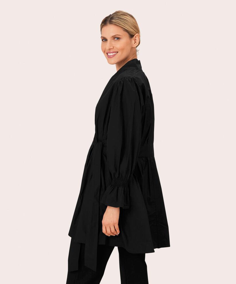 Julia Jakke, Black