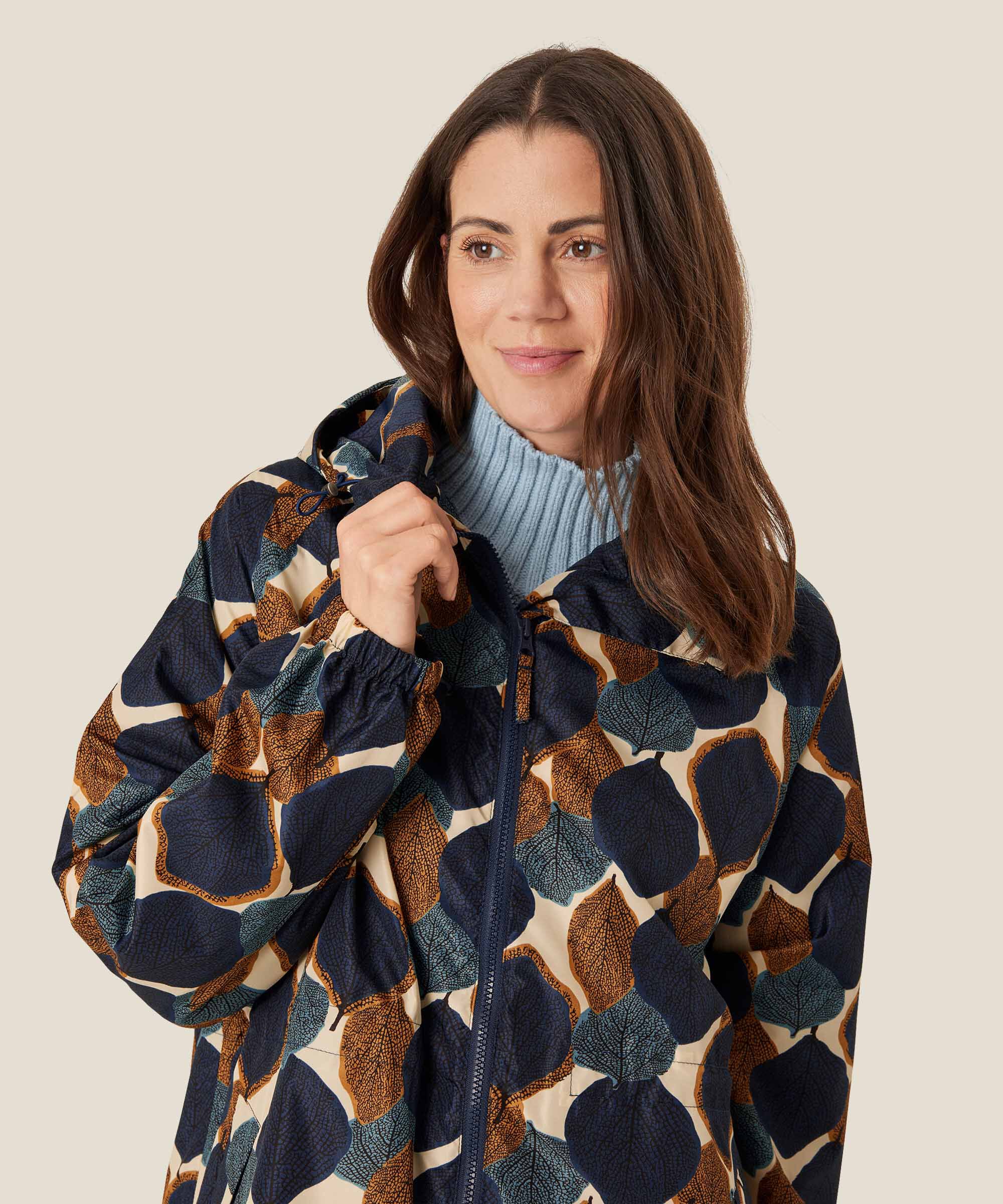 Trina Regnfrakke, Moonlit Ocean