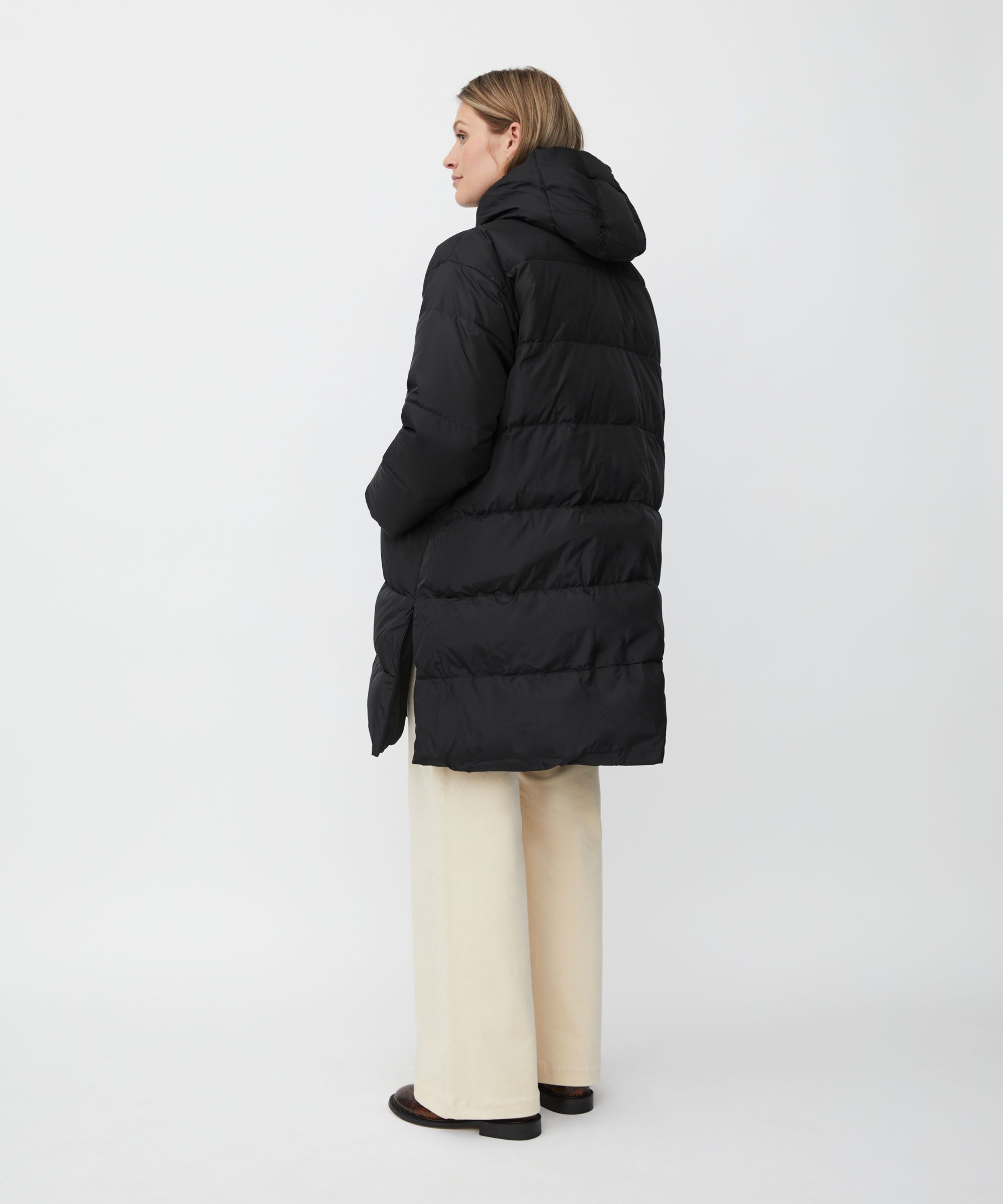 Thilde Dunfrakke, Black