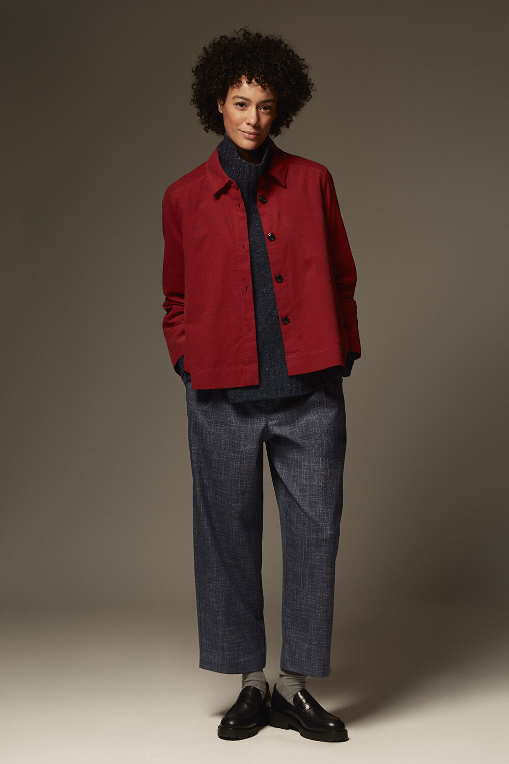 Iowa Skjorte - Red Dahlia, Brooklyn JERSEY Top - Navy Blazer, Philadelphia Bukser - Navy Blazer