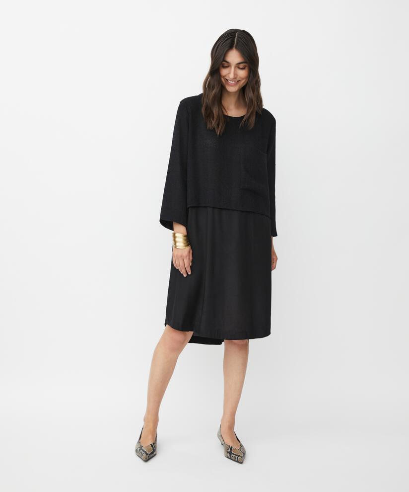 Nonah Kjole, Black