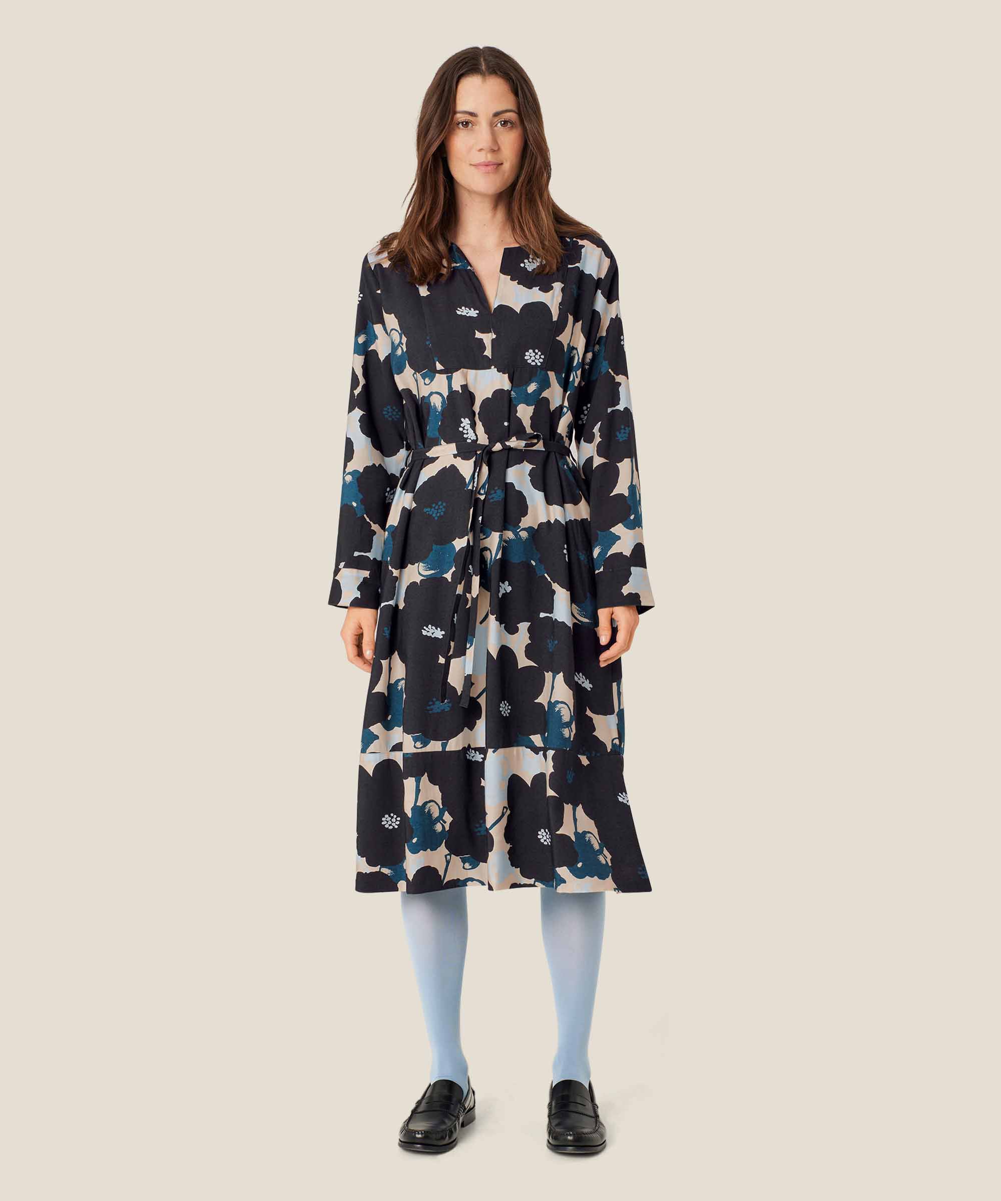 Nishan Kjole, Moonlit Ocean