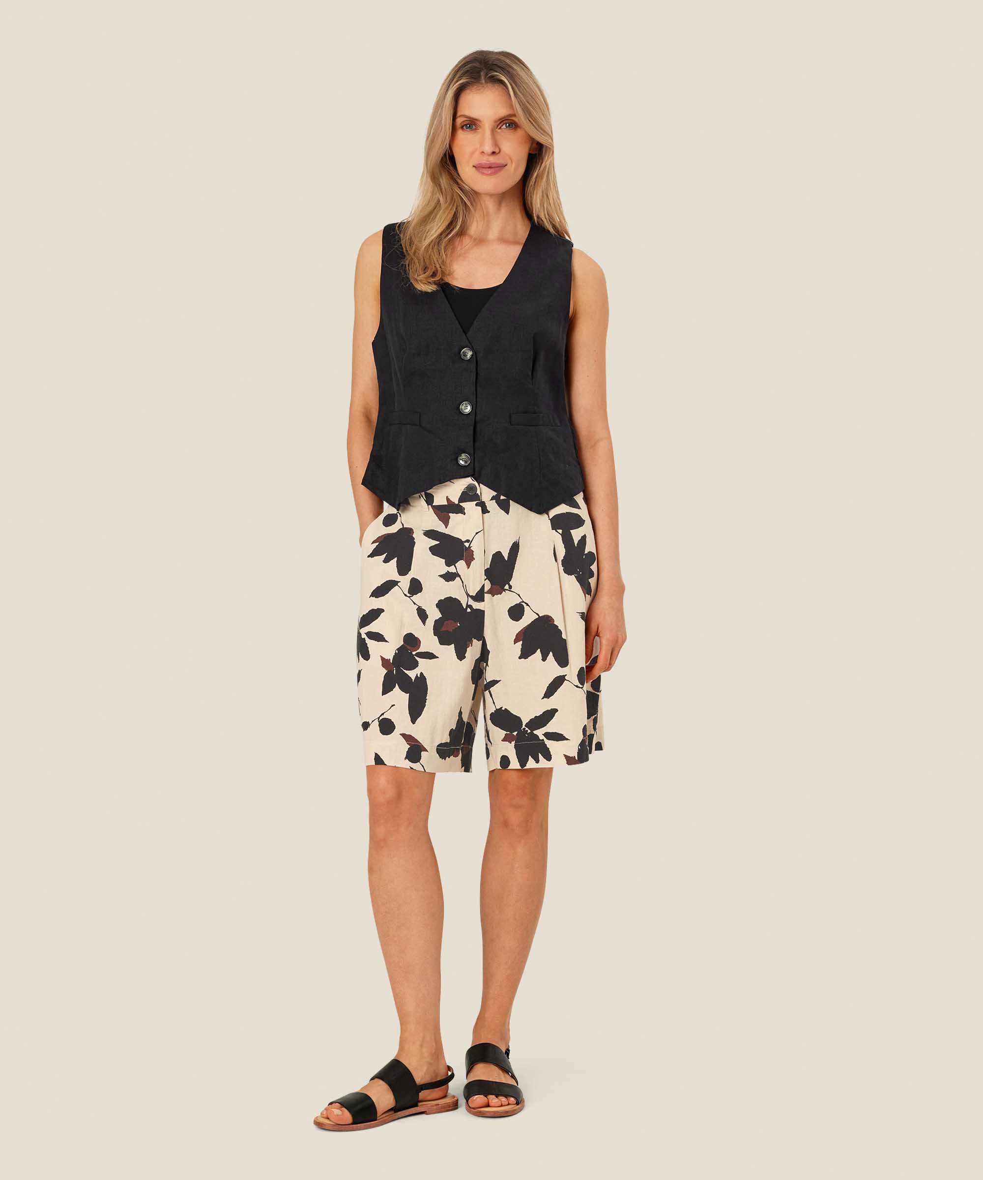 Jordyn Vest, Black