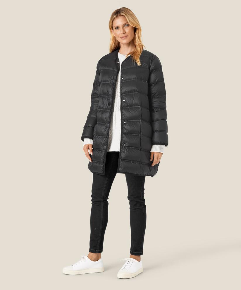 Tuvani dun frakke, Black