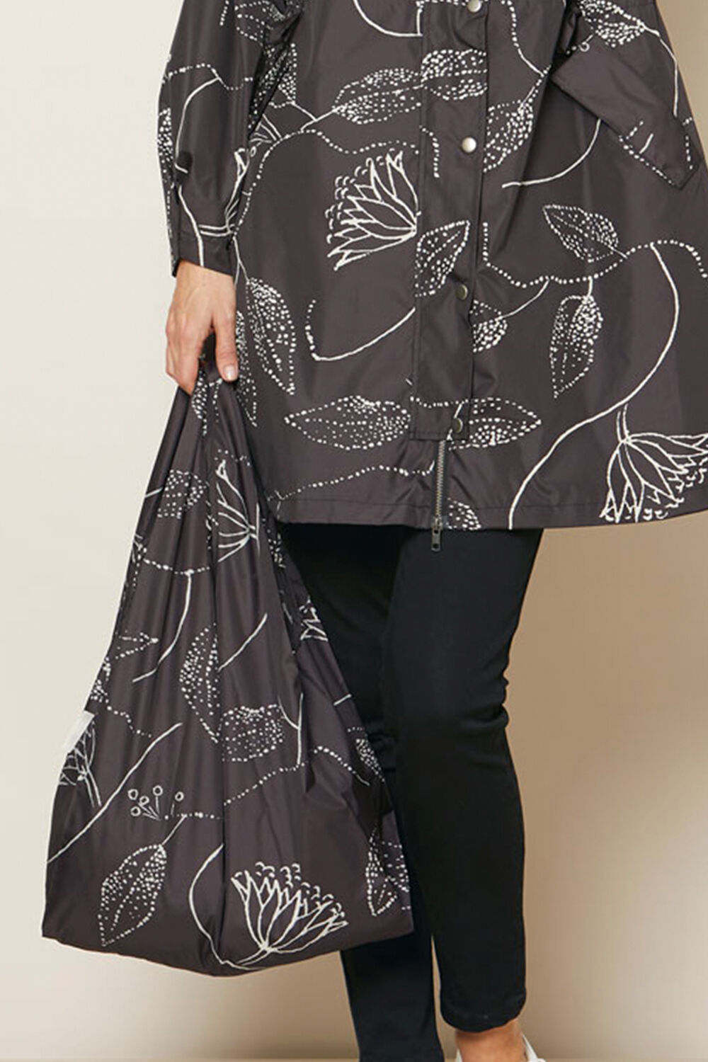 ADALINA TASKE, Black