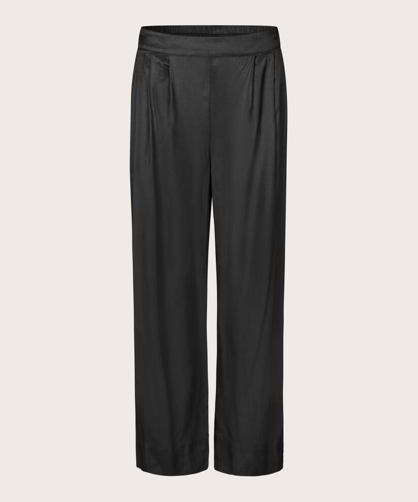 Patty Bukser, Black