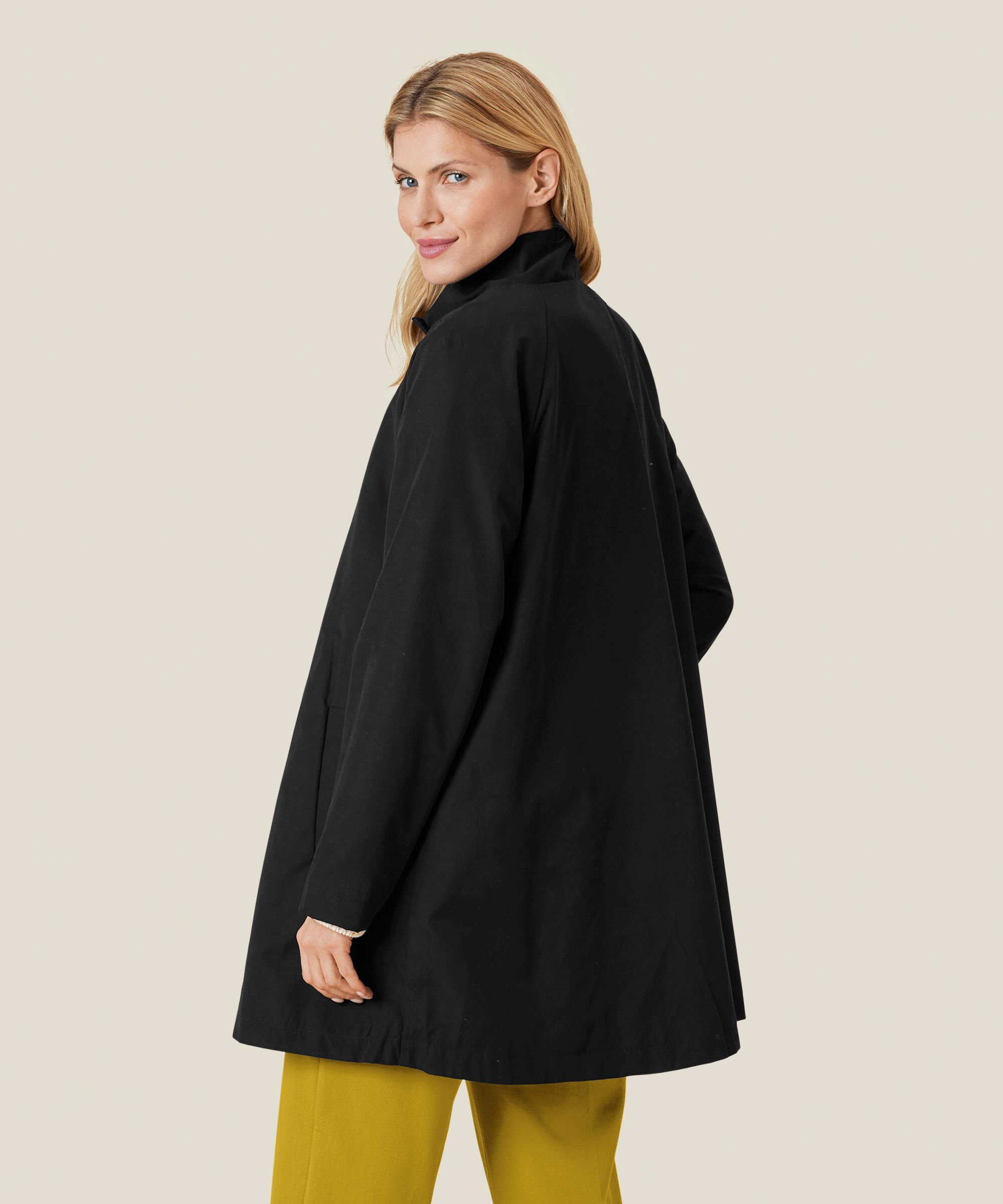 Teresa Frakke , Black