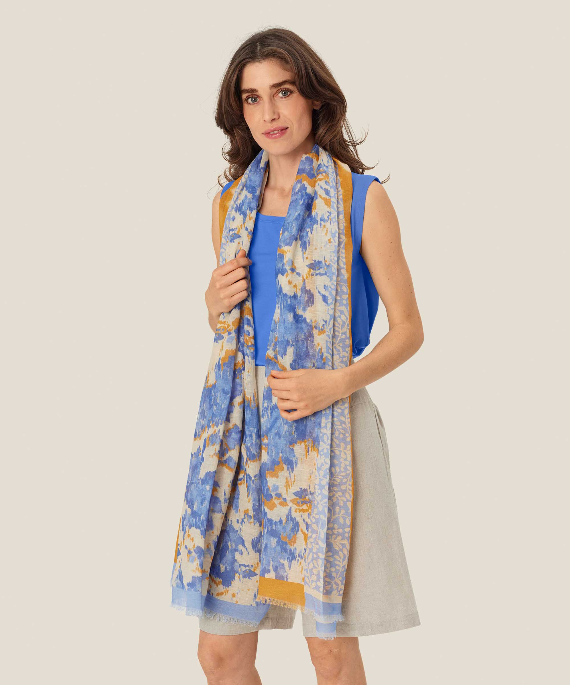 Abeita Tørklæde, Nebulas Blue