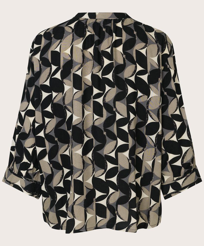 Delly Bluse, Volcanic