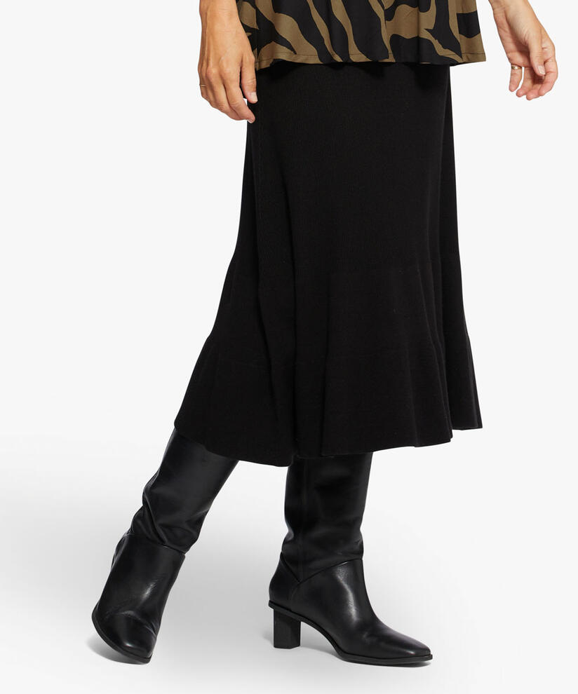 SORINA NEDERDEL, Black