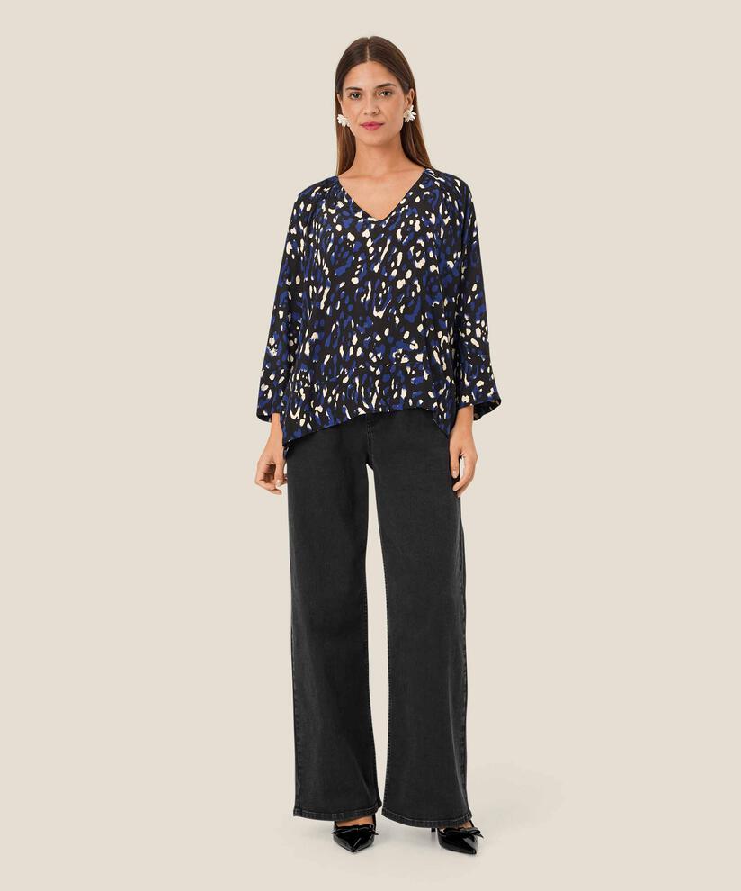 Benika Top, Medieval blue