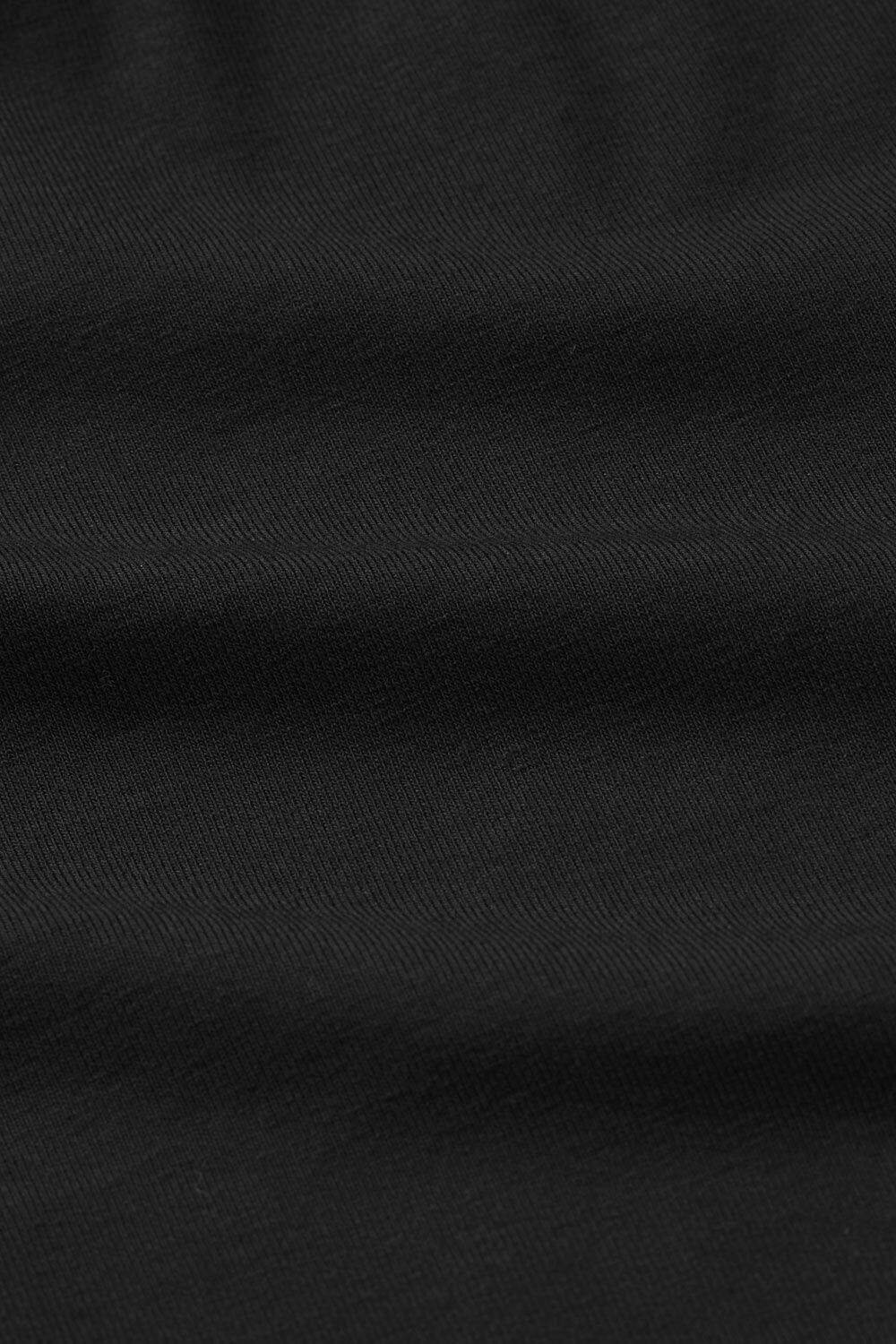 Sari NEDERDEL, Black