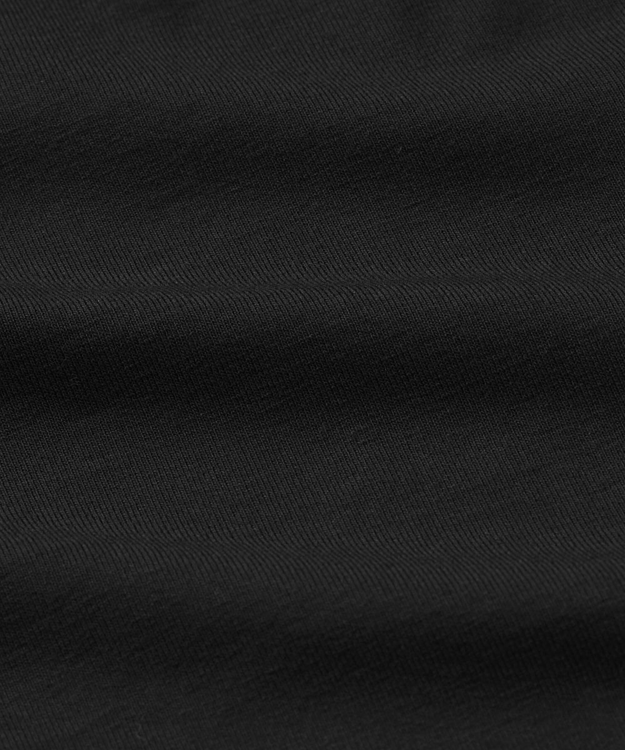 Sari NEDERDEL, Black