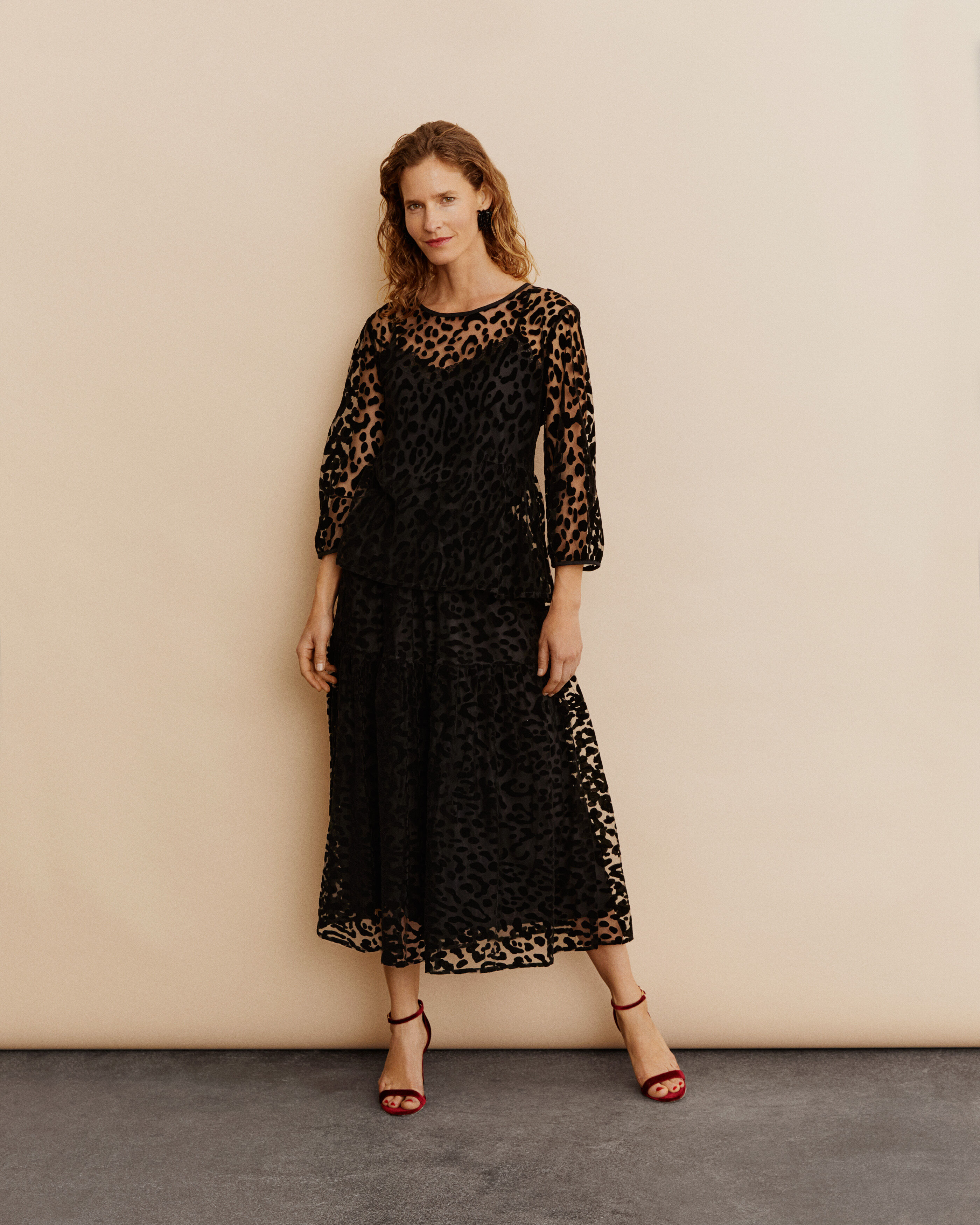 Salome Nederdel, Black