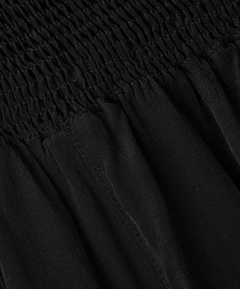 Penna Bukser, Black