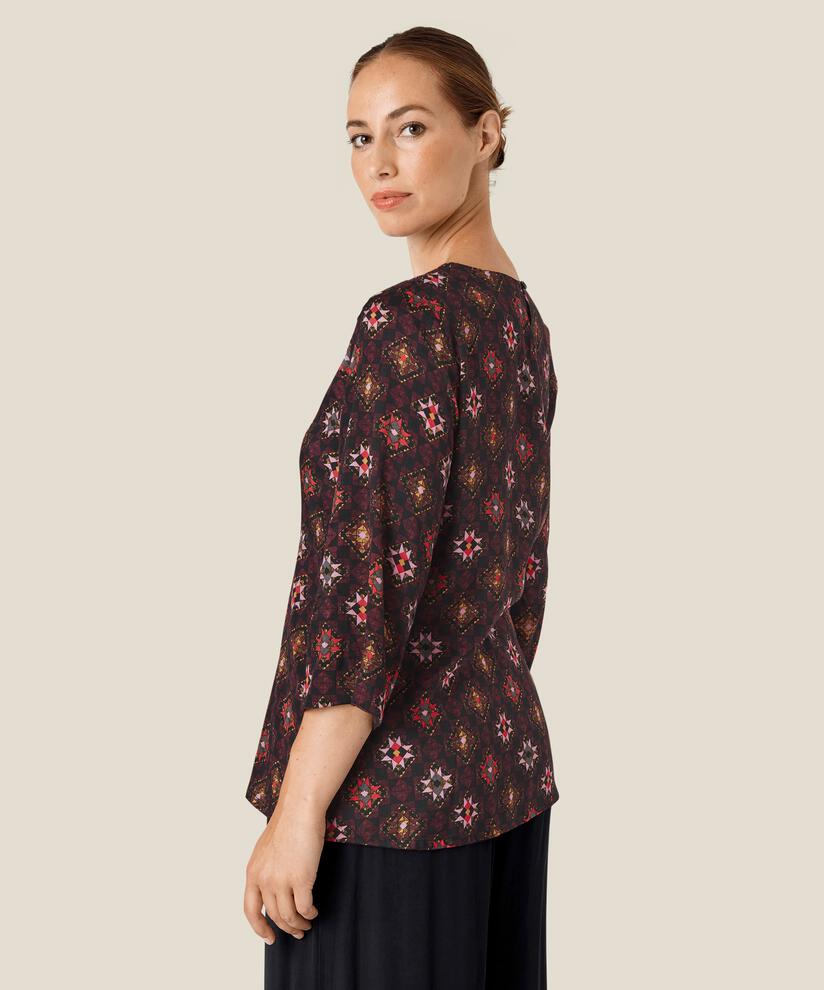 Bee Top, Tango Red