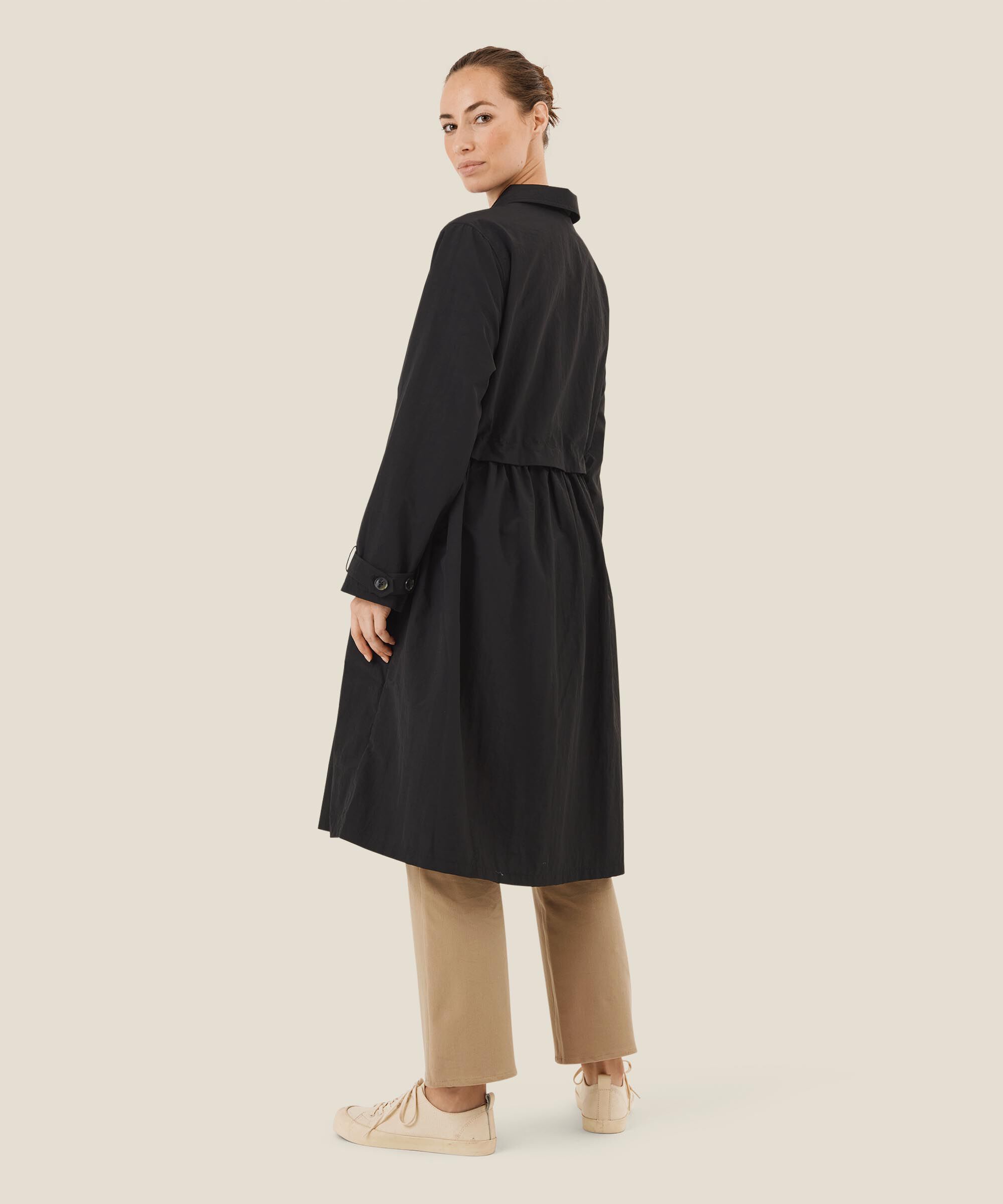 Tilia Frakke , Black