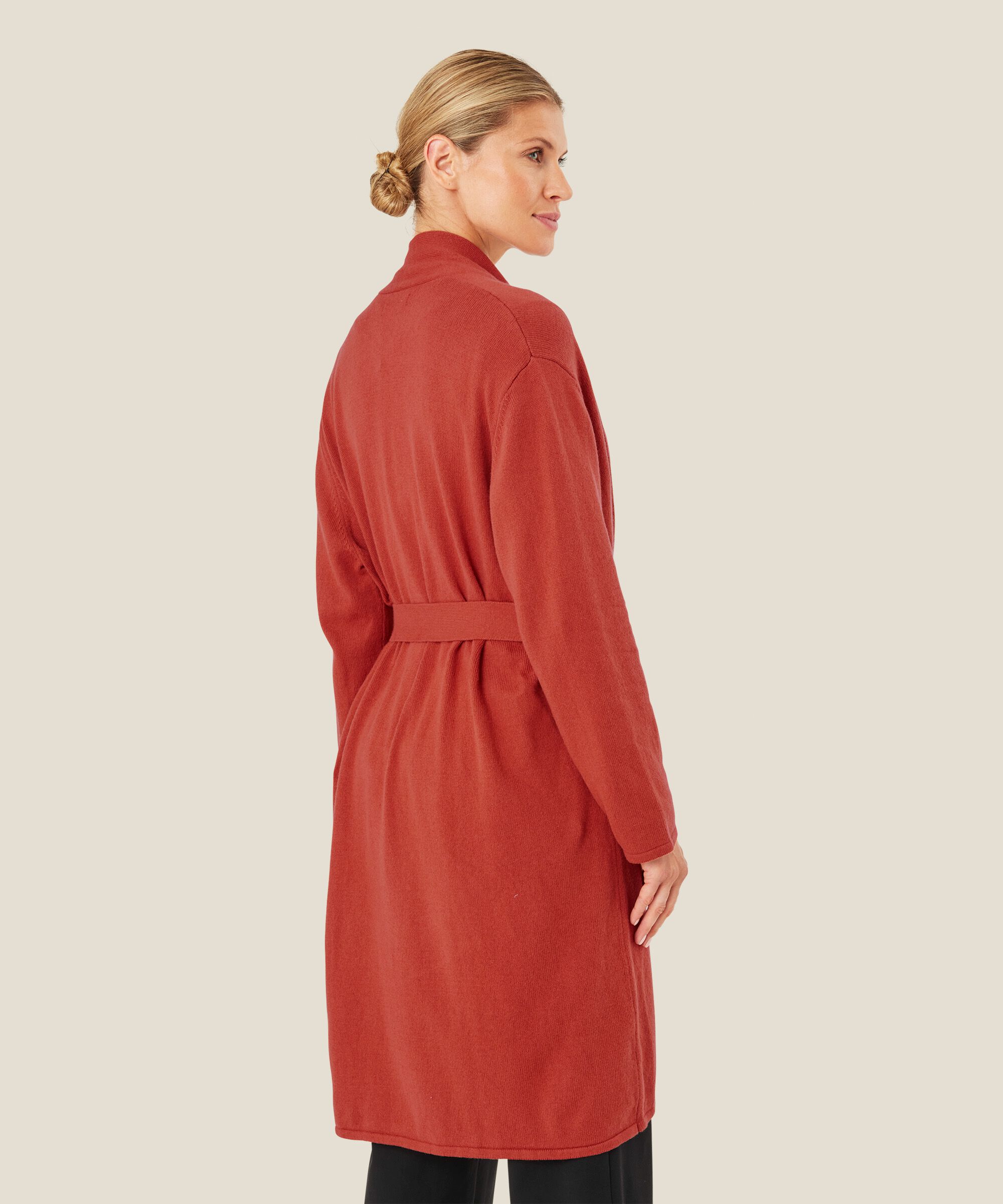 Lila Cardigan, Picante