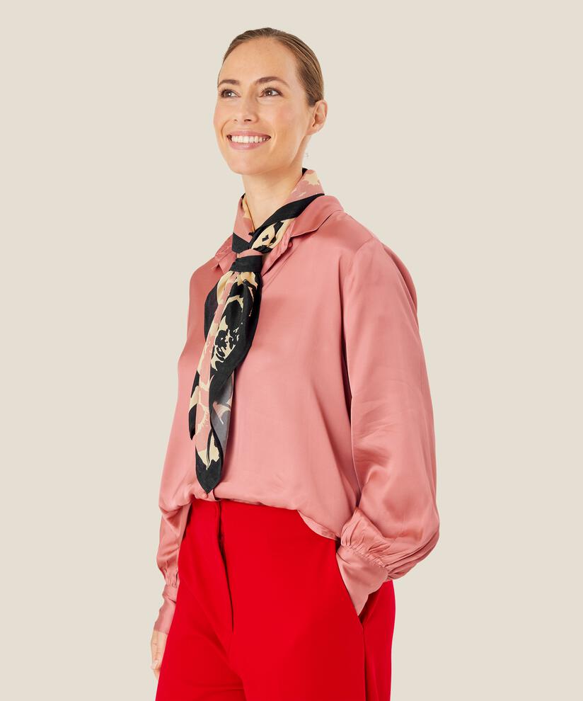 Aris Tørklæde, Ash rose