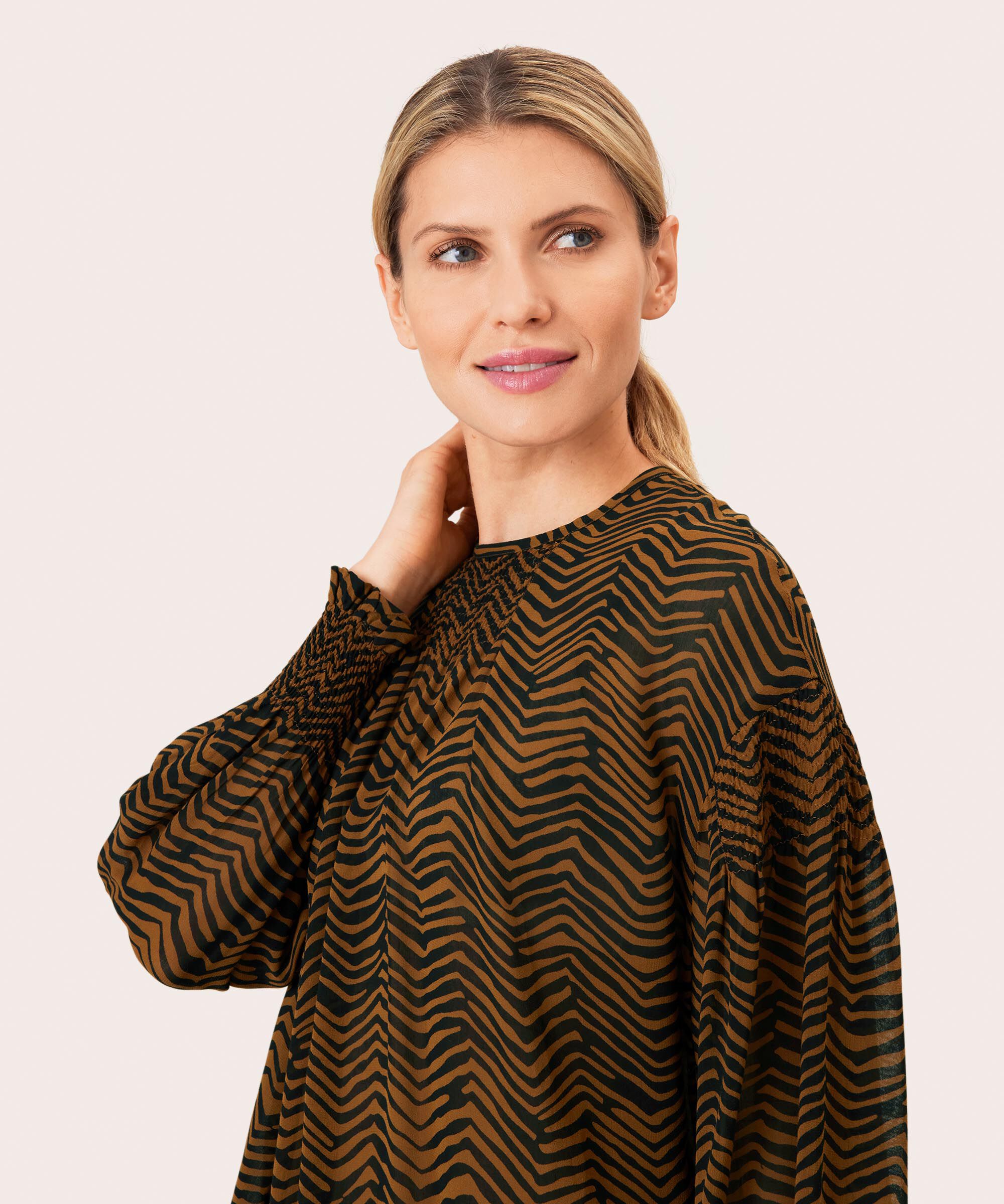 Bine Top, Monk's Robe