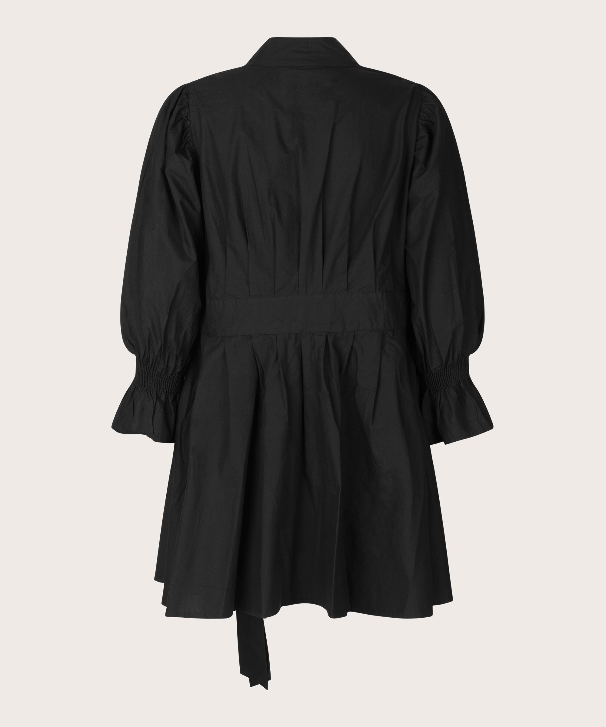 Julia Jakke, Black
