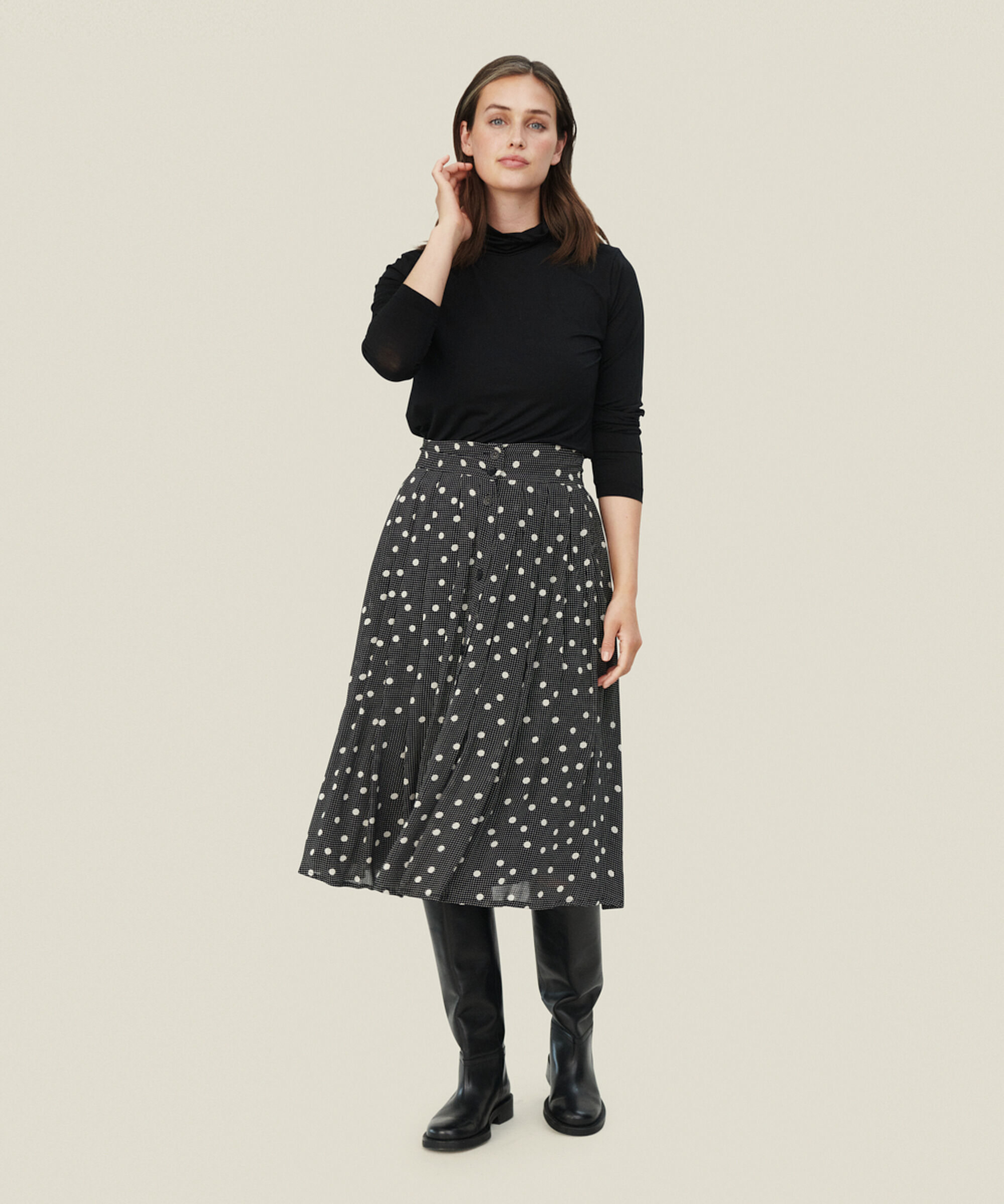 SANDINA NEDERDEL, Black