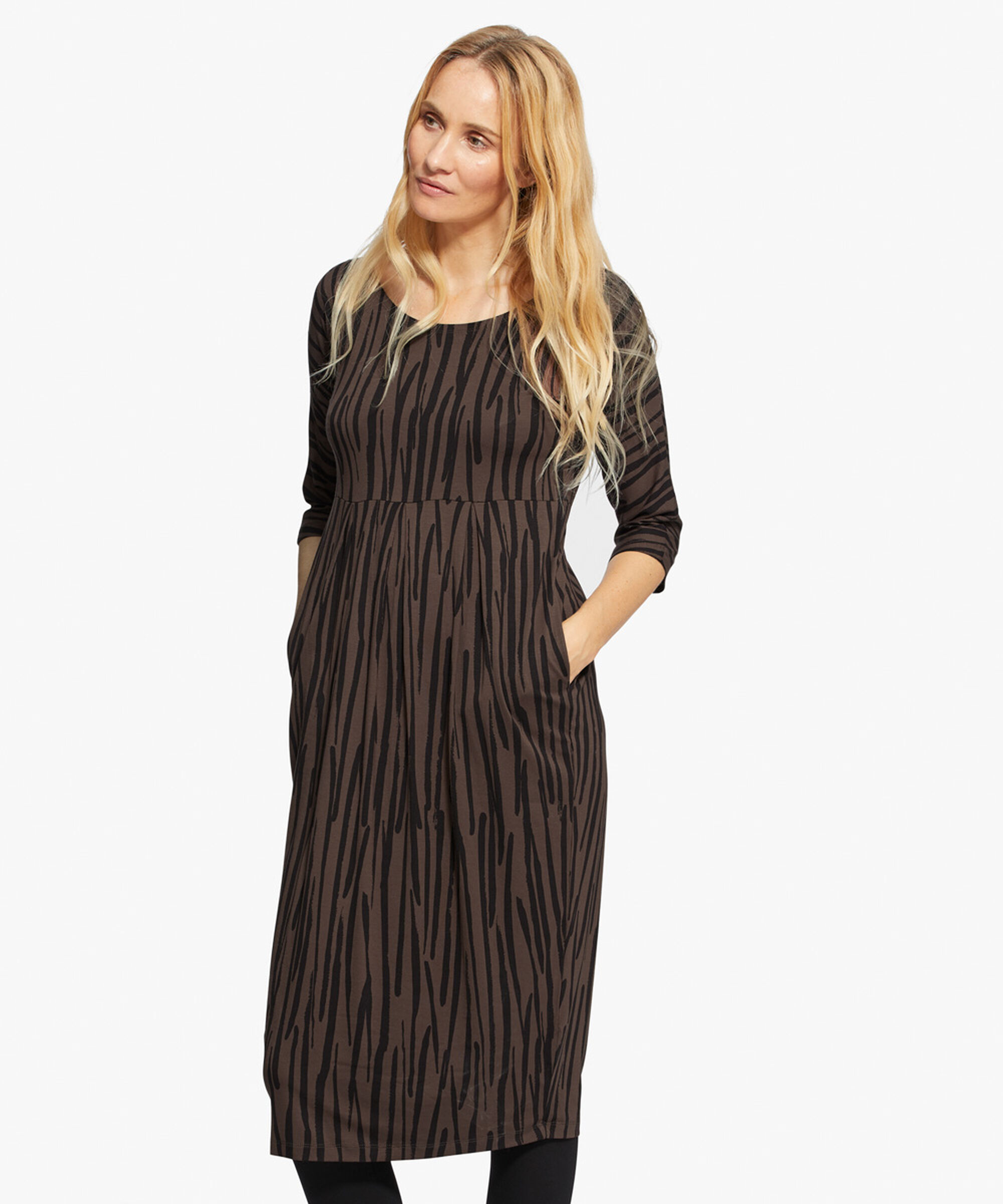 NIMA KJOLE, Chocolate