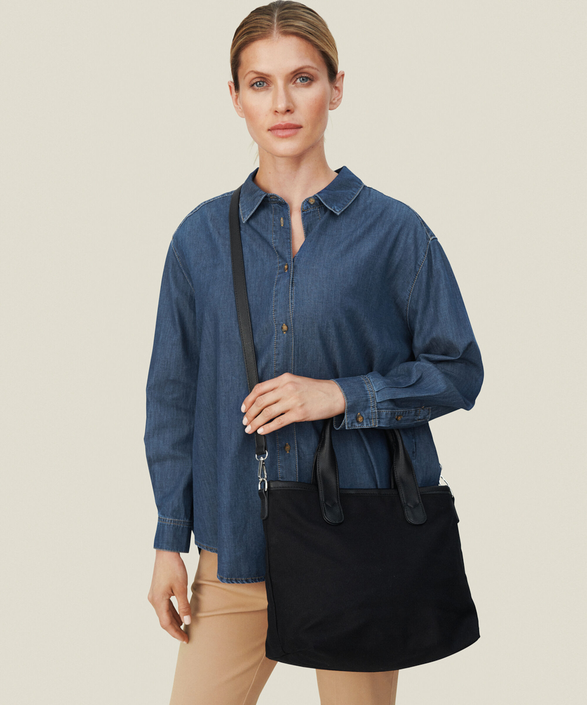 REIA TASKE, Black