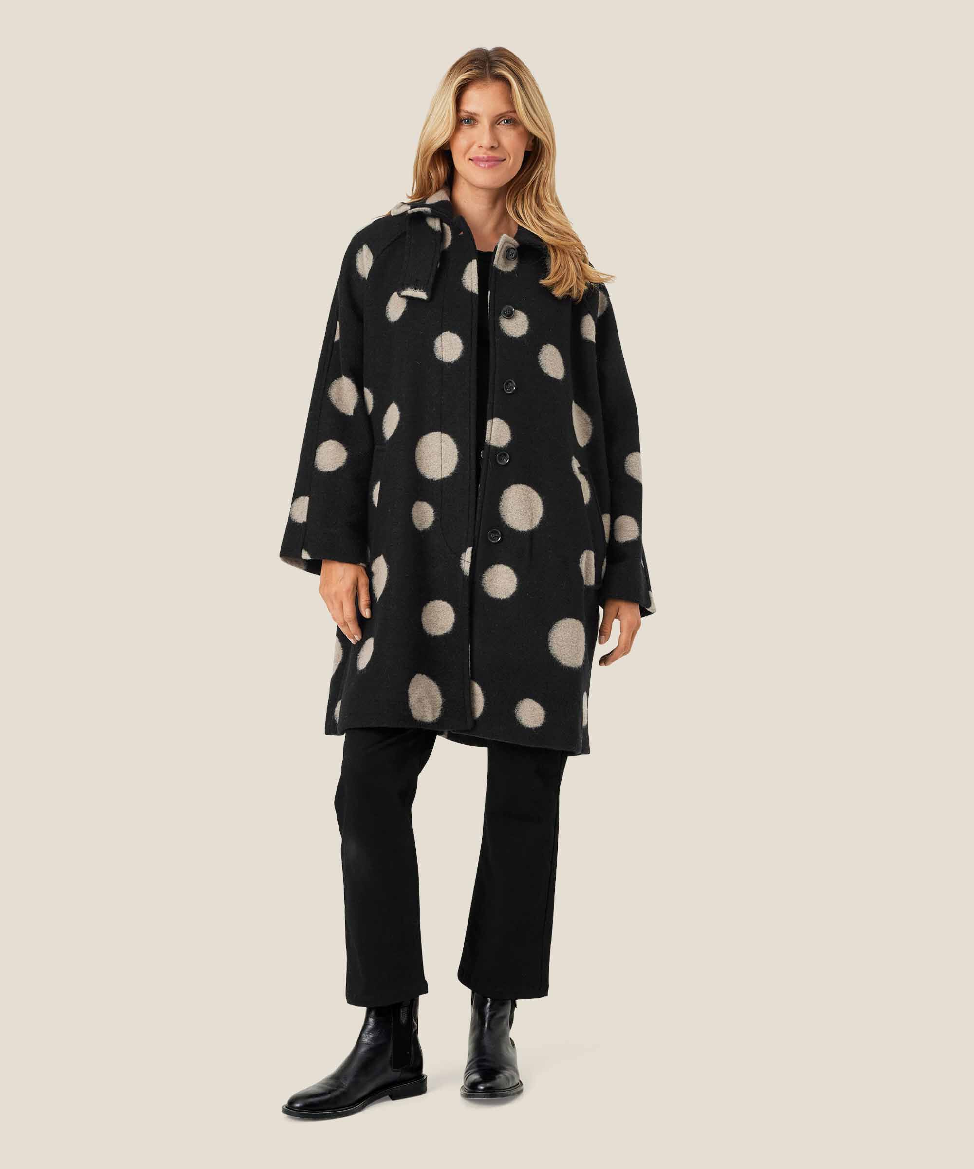 Tunila Uldfrakke, Black