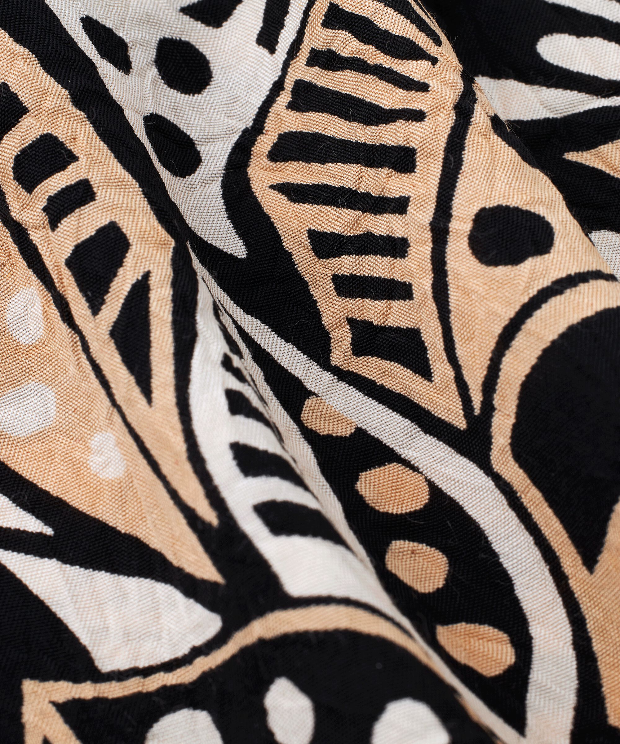 Along Tørklæde, Travertine