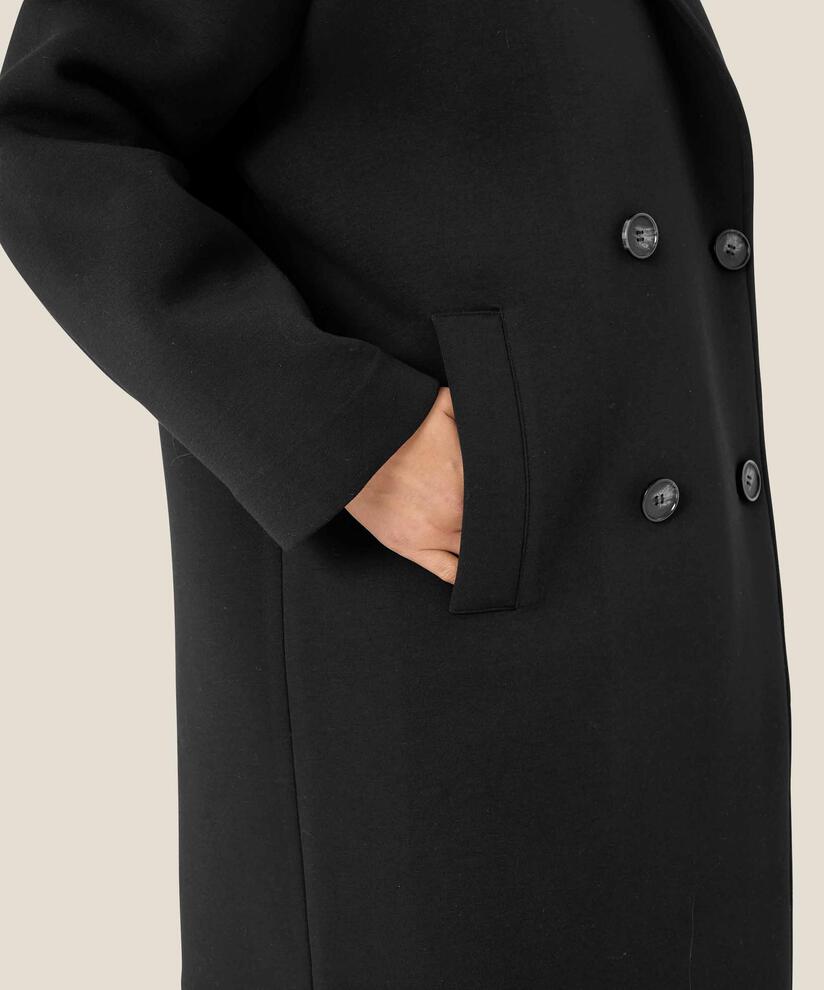 Tyni Frakke, Black