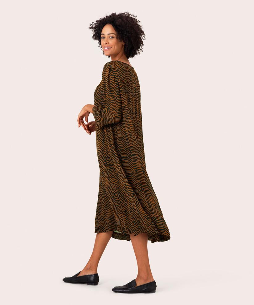 Nabia Kjole, Monk's Robe