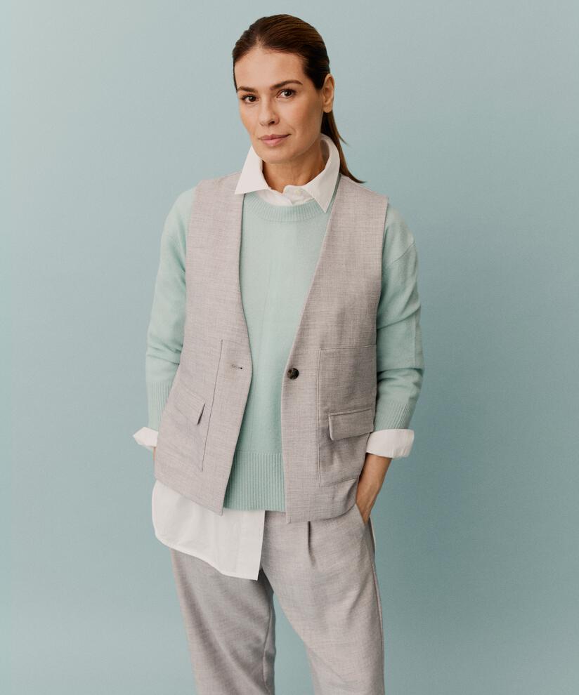 Jernesta Vest, L. Grey mel.