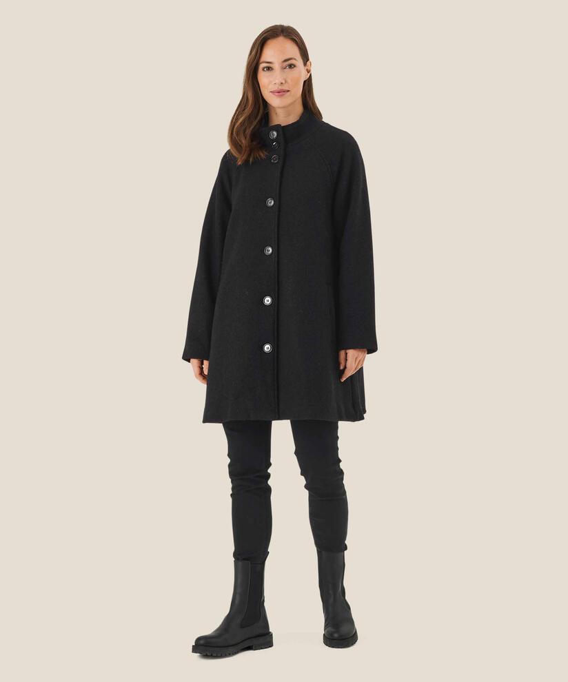 Teresa Uldfrakke, Black