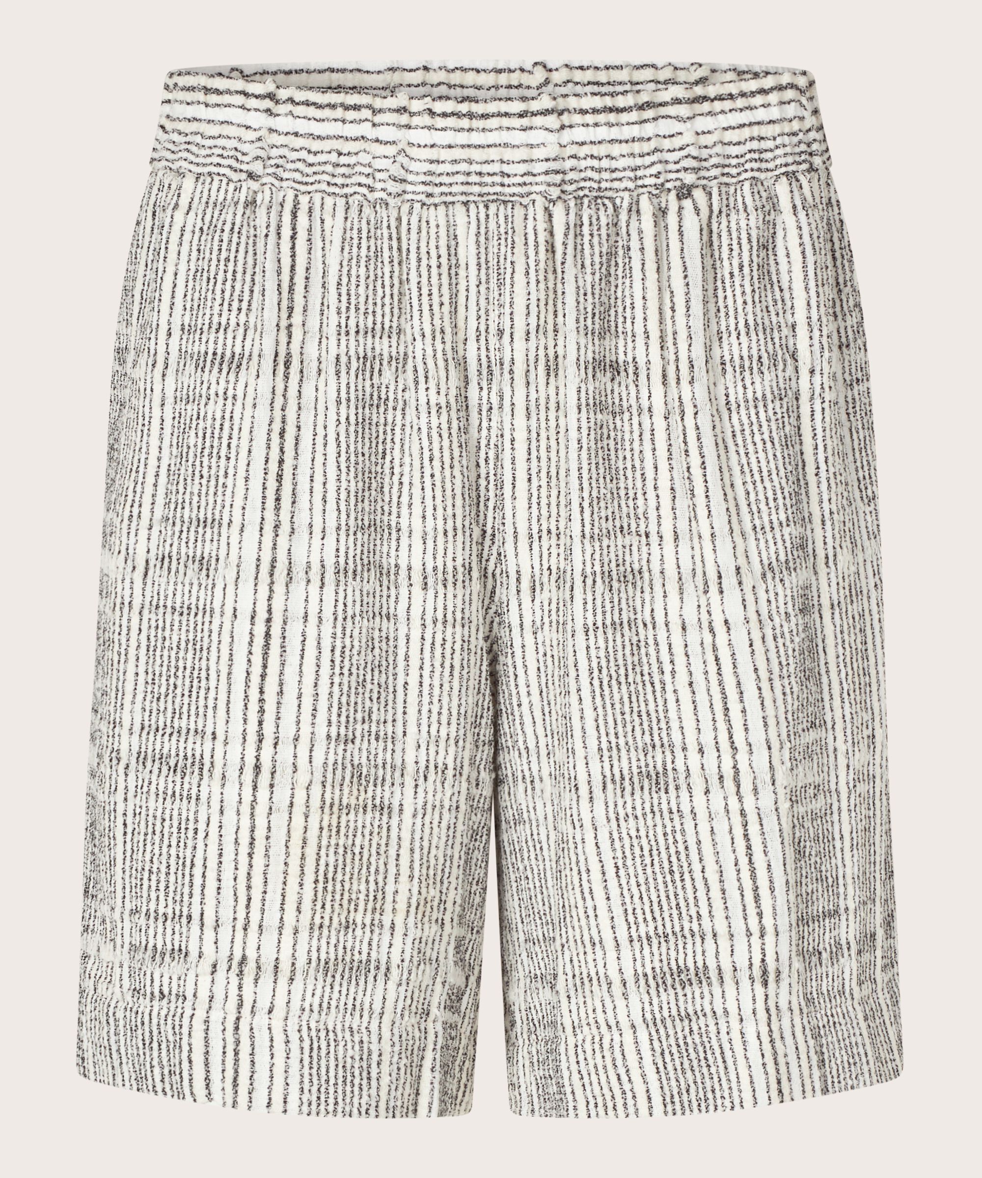 Paniz Shorts, Fog
