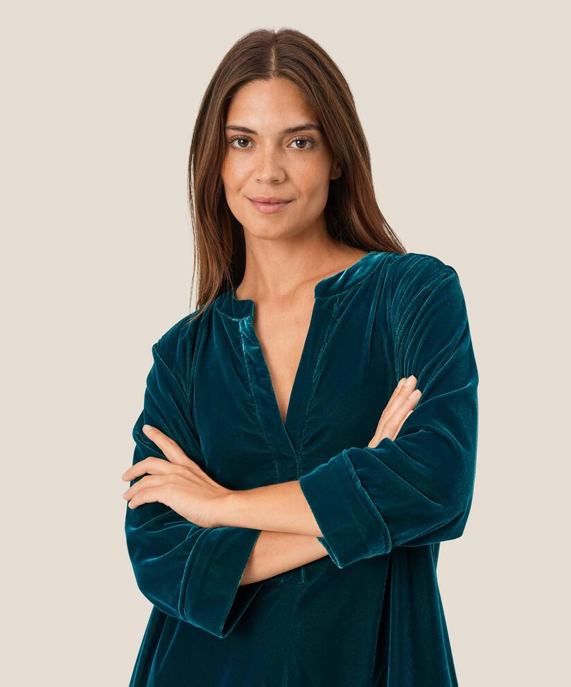 Nokolo Kjole, Reflect Pond