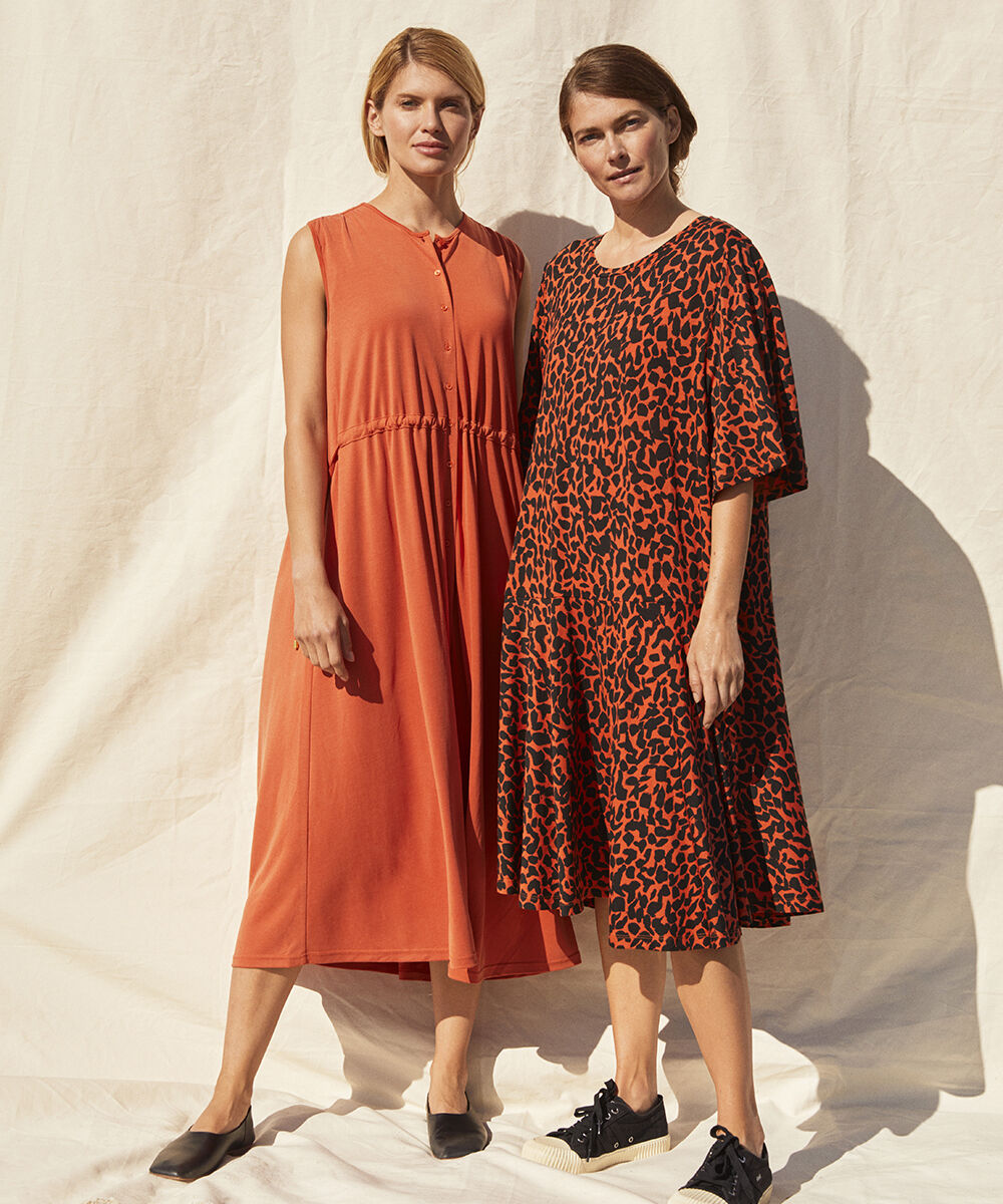 NESSANA KJOLE, Burnt Ochre