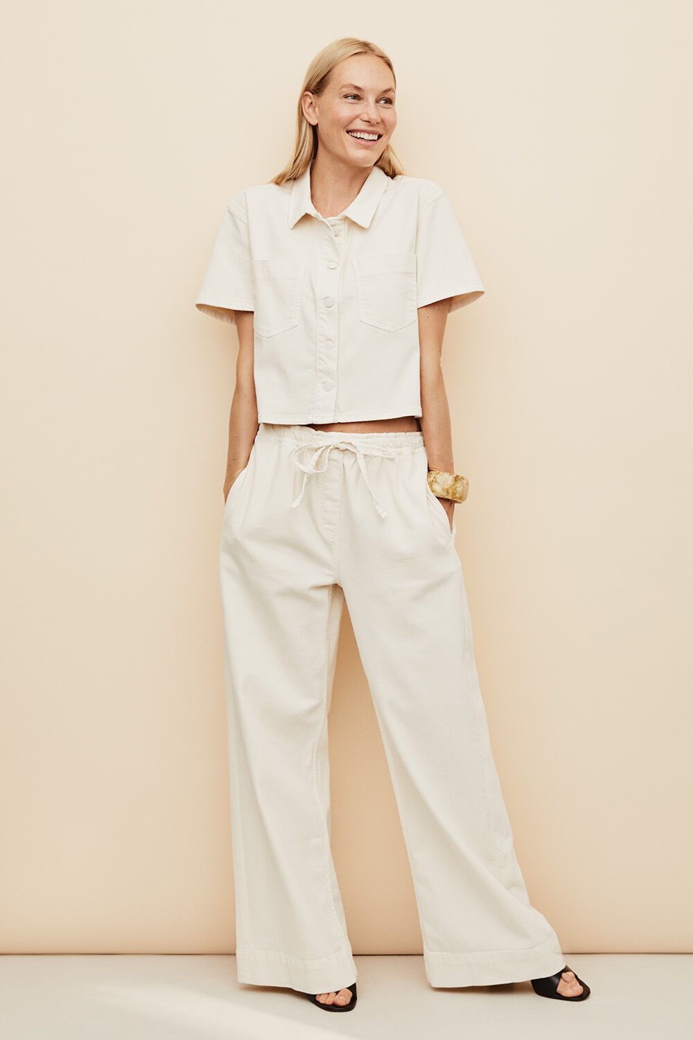 Ivonelle Skjorte - Jet Stream, Polyxena Denim Bukser - Jet Stream, Rosienne Armb&aring;nd - Whitecap