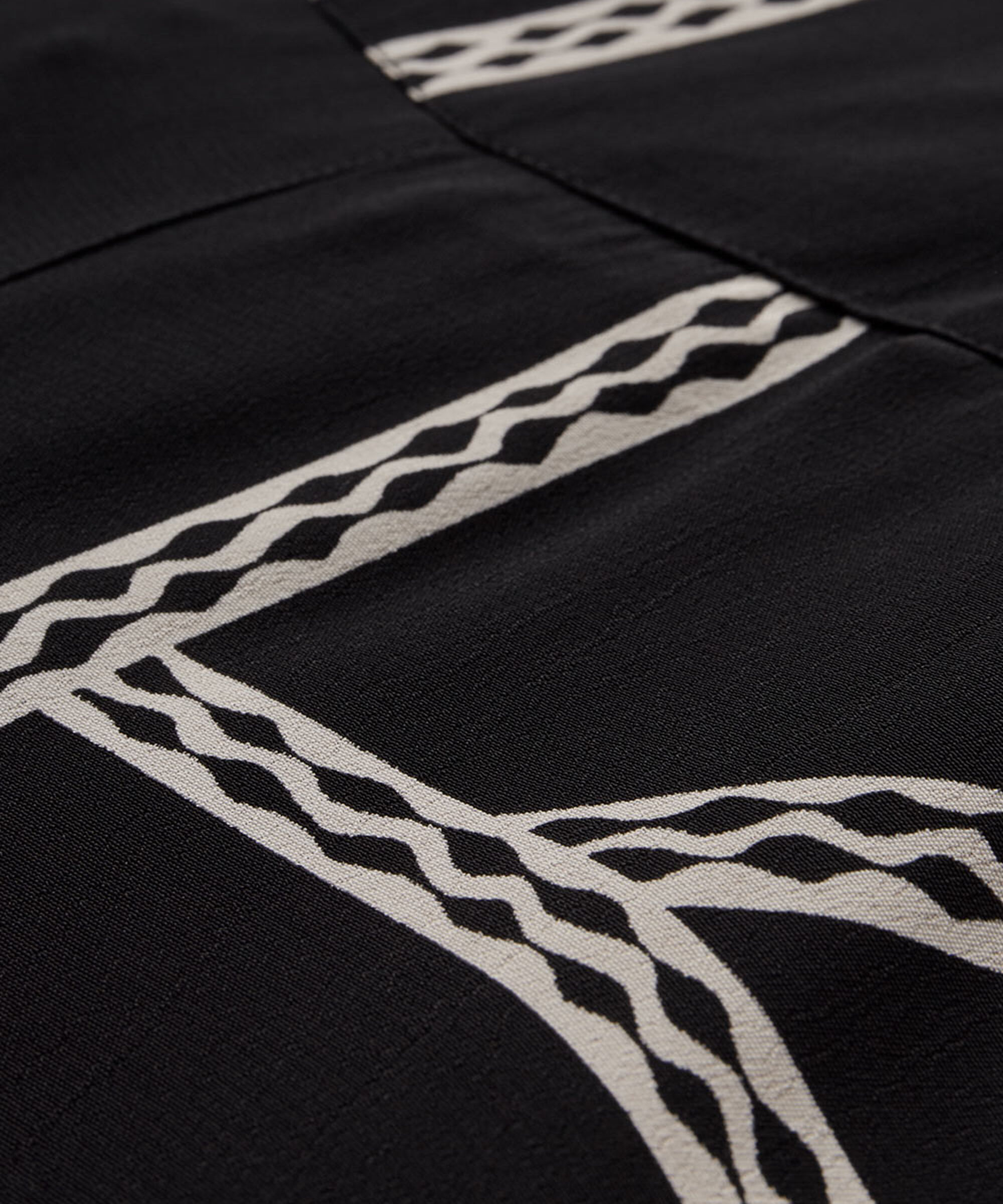 PINJA SHORTS, Black