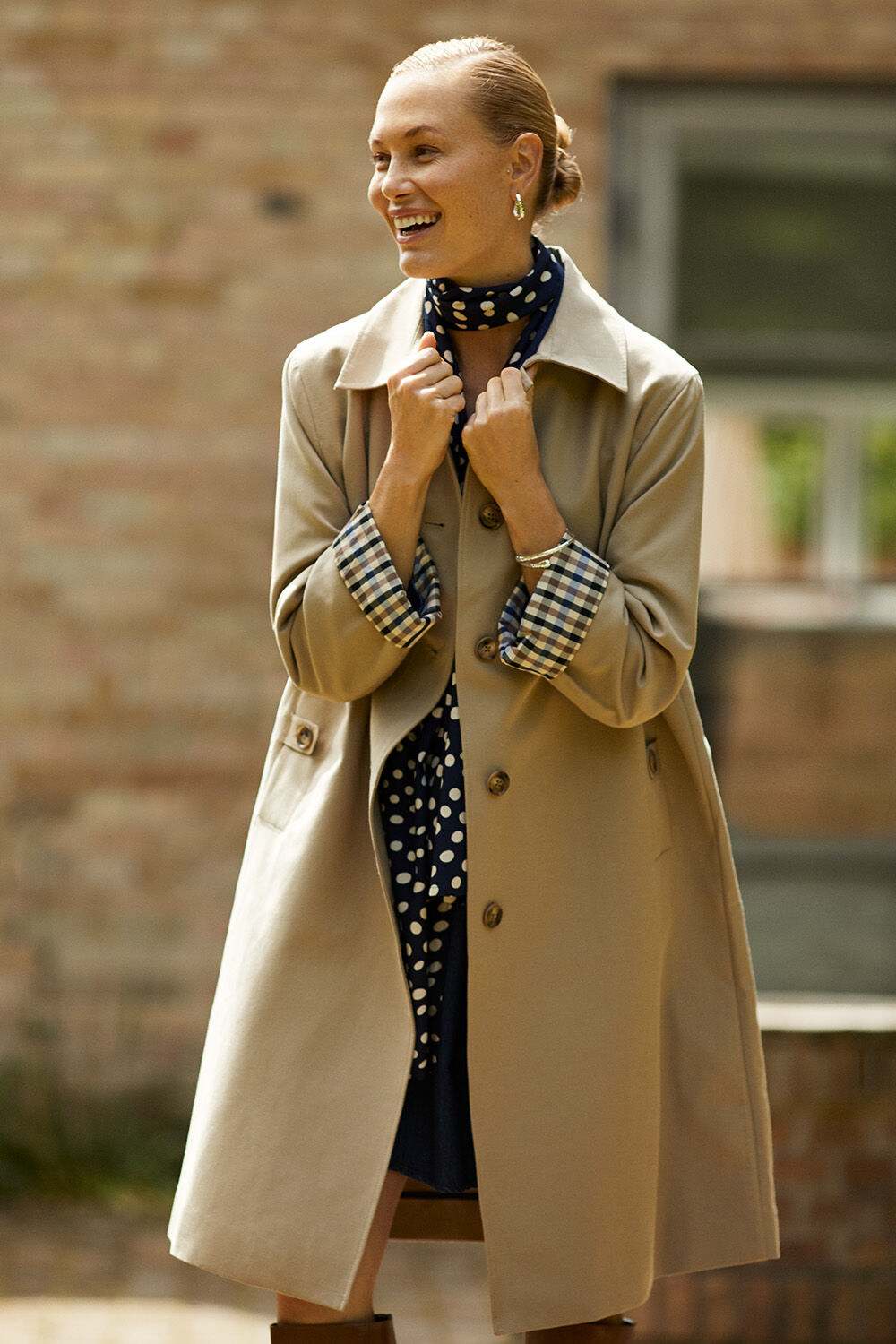 Gisobela Tunika - Dark Denim, Tolruna Frakke - Petrified Oak, Along T&oslash;rkl&aelig;de - Navy Blazer, Renitha &Oslash;reringe - Silver, Ryselle Armb&aring;nd - Silver