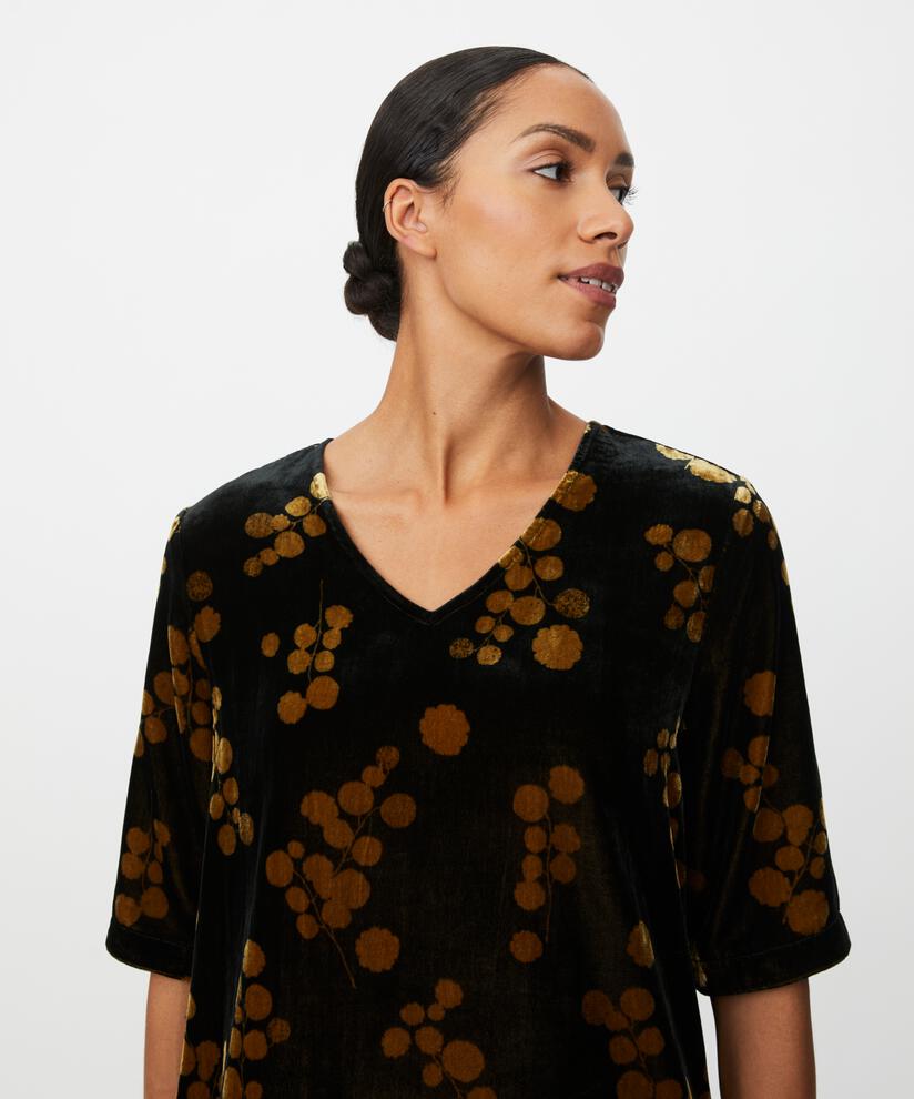 Estela Top, Rubber