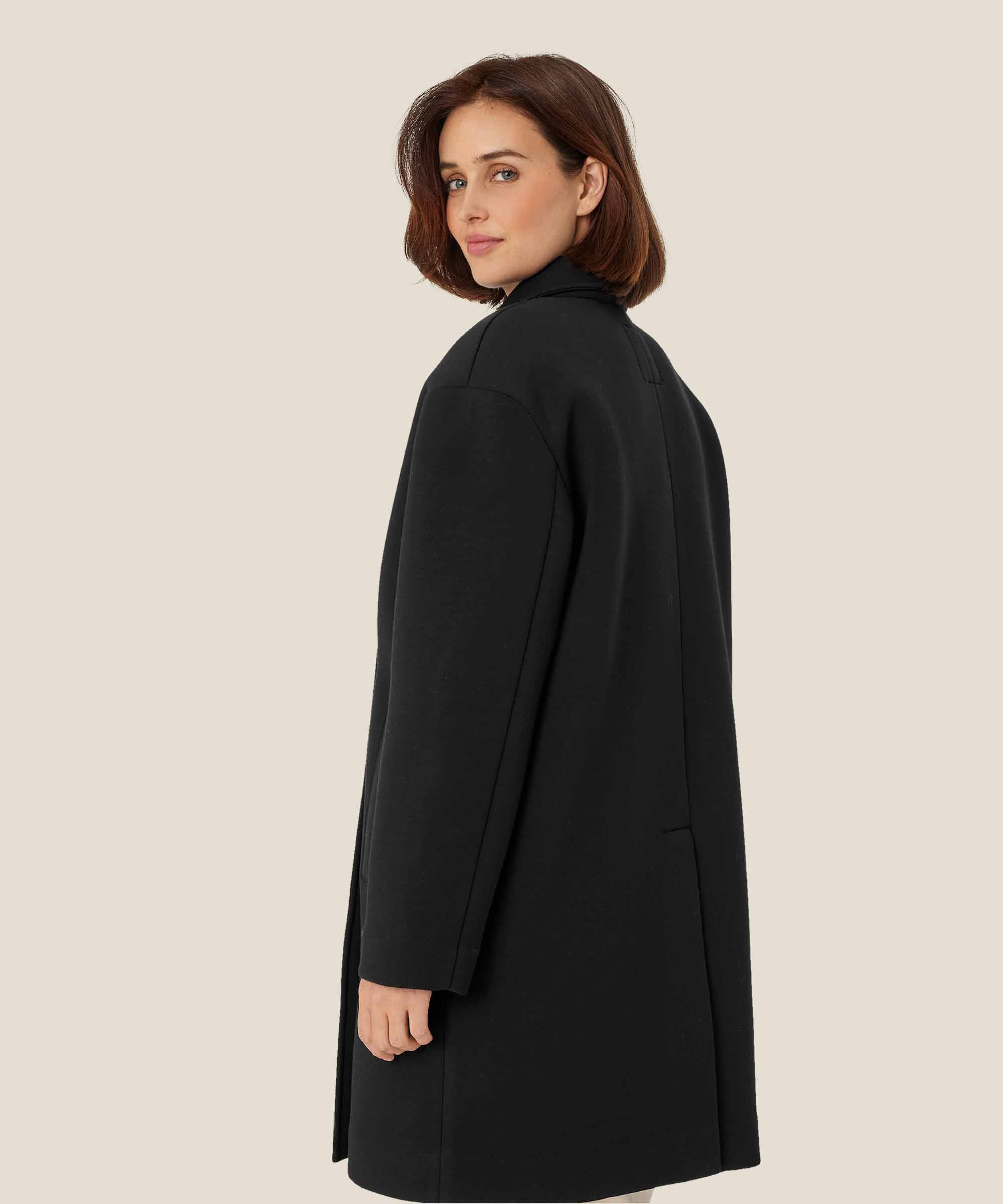 Tyni Frakke, Black