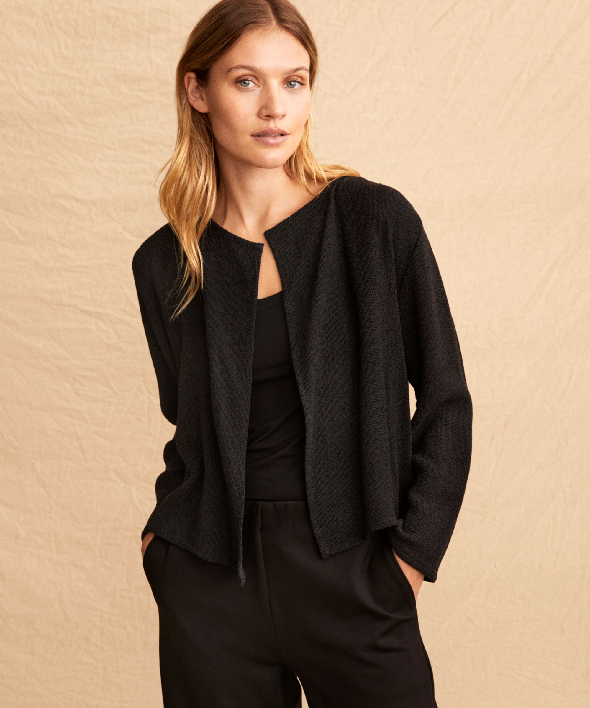 Julitta Jakke, Black