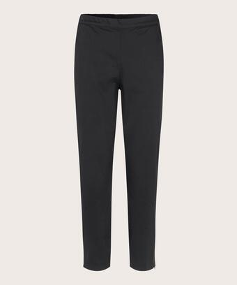 Padme Bukser, Black