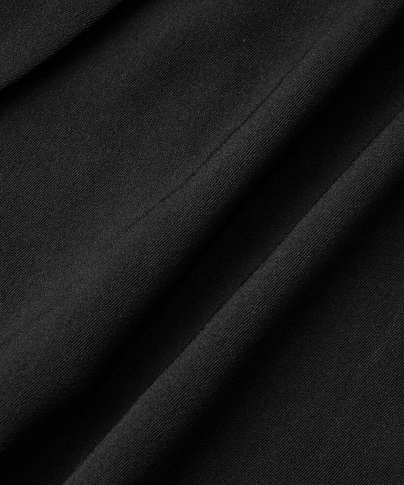Jeanette Jakke, Black