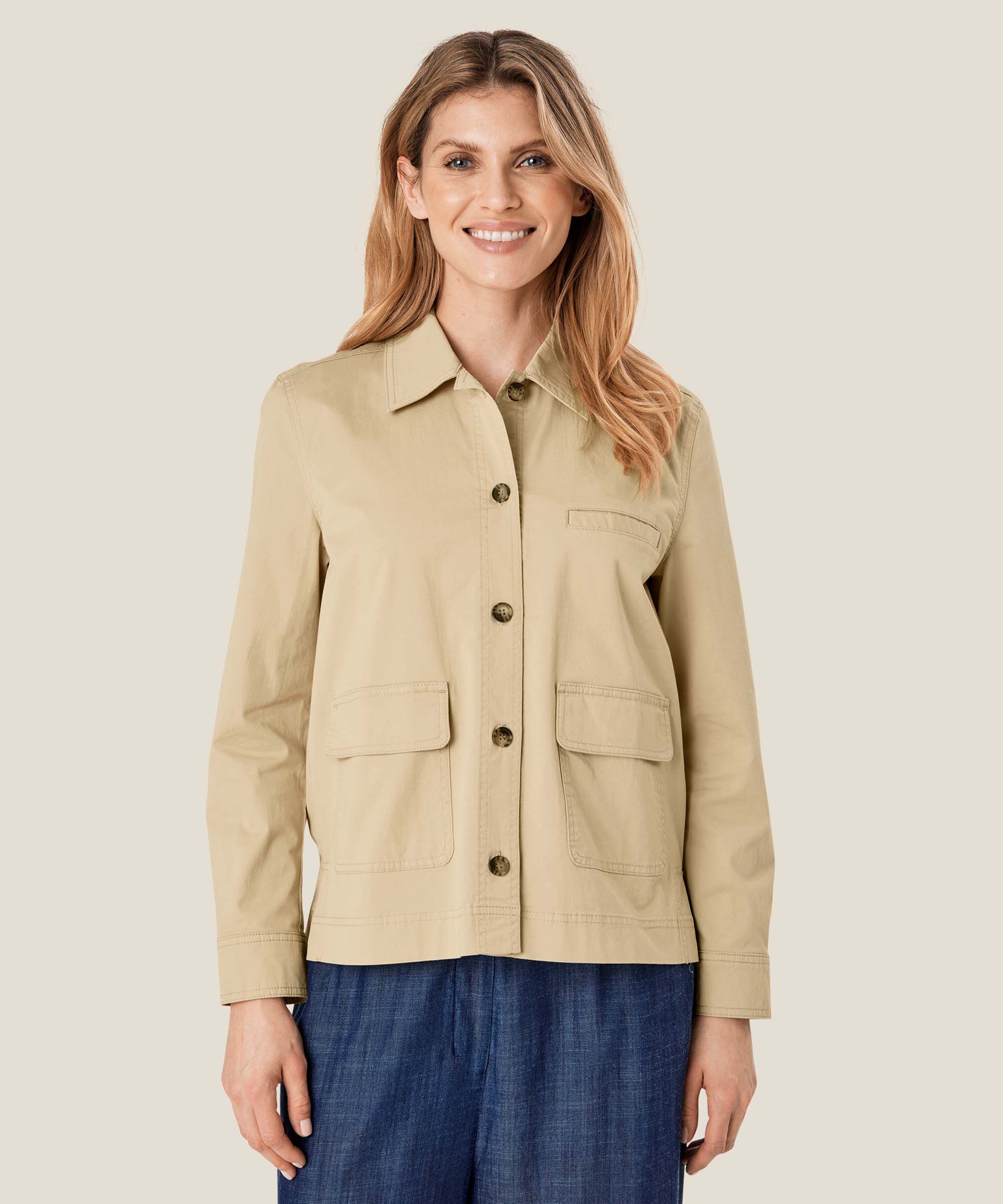 Janila Jakke, Pale Khaki