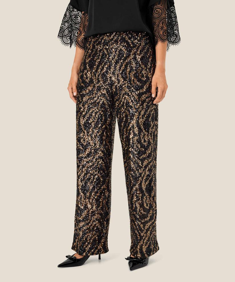 Prilly Bukser, Black